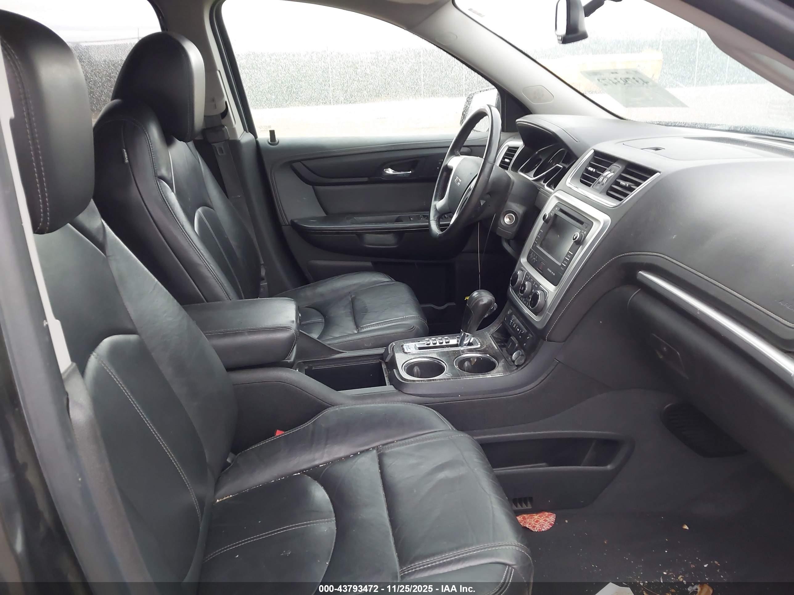 GMC ACADIA image 5