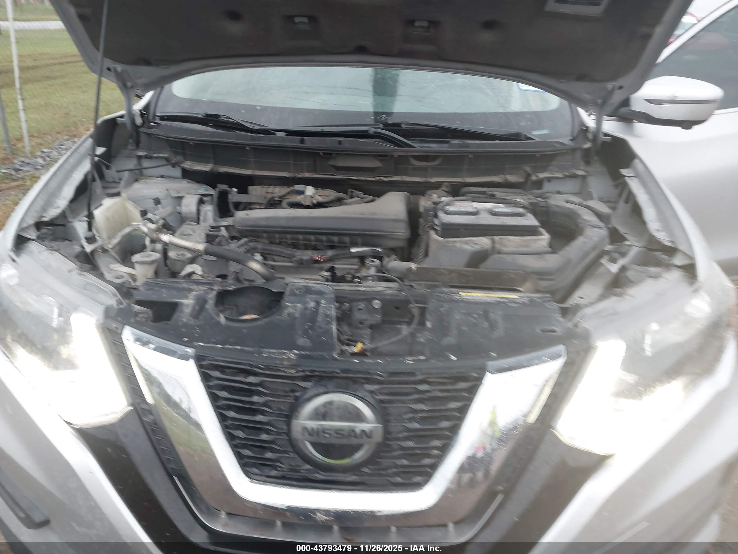 NISSAN ROGUE image 10