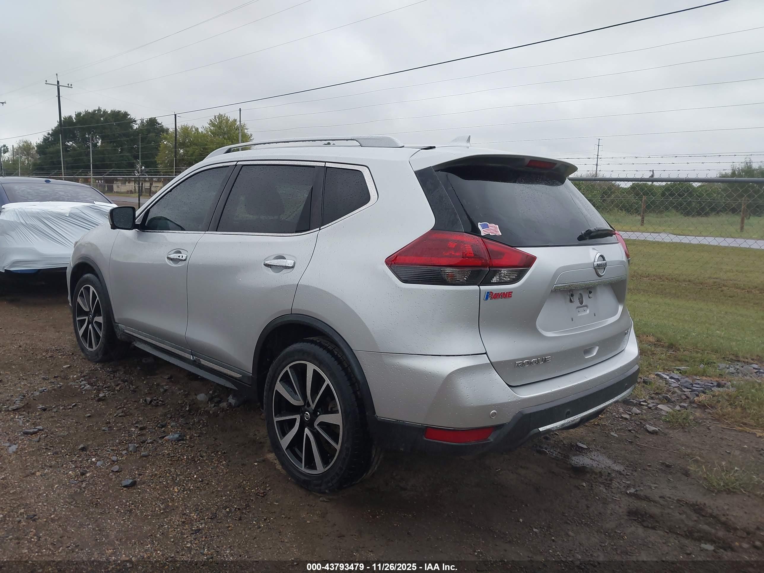 NISSAN ROGUE image 3