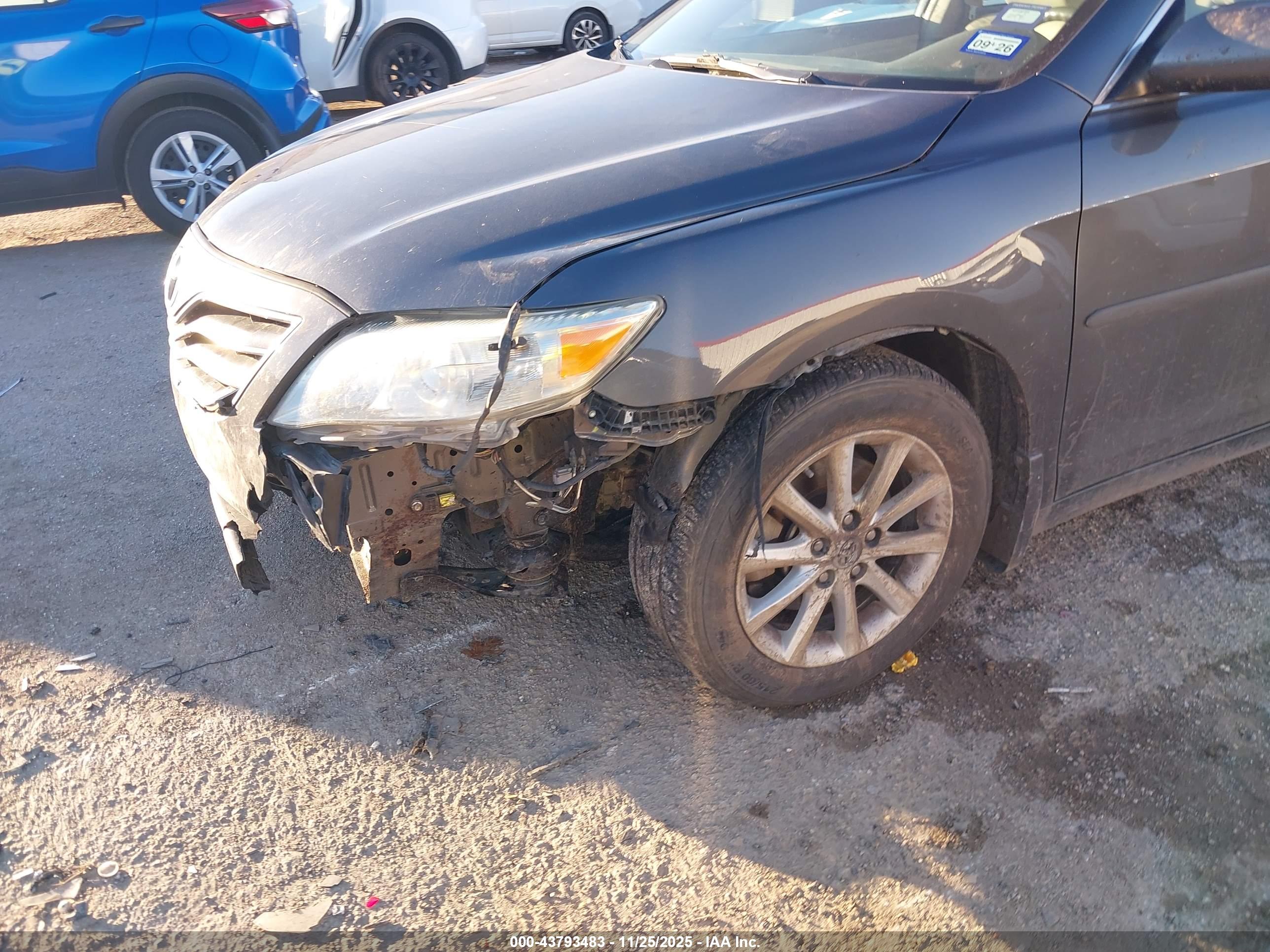 TOYOTA CAMRY image 6