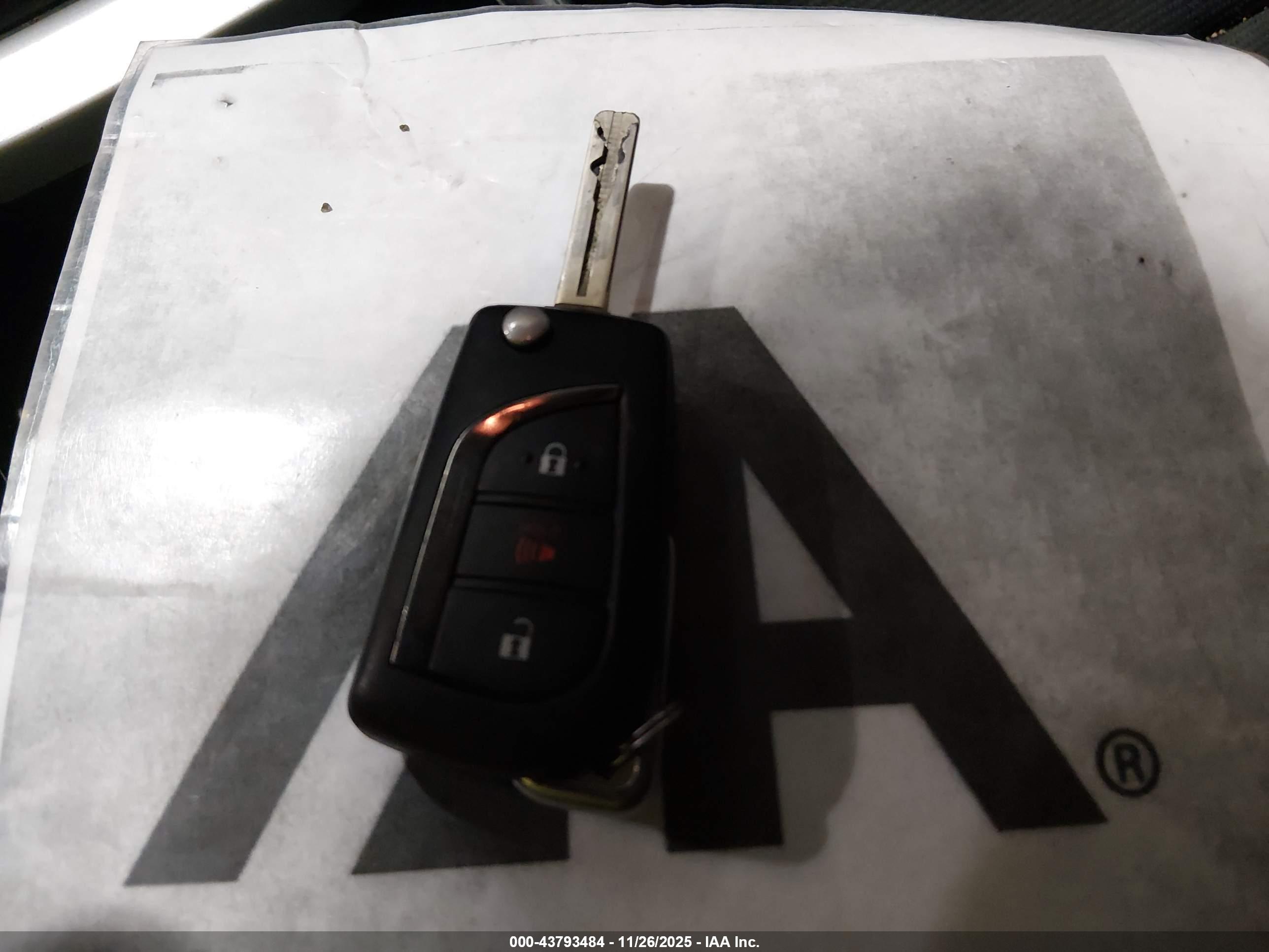 TOYOTA RAV4 image 11