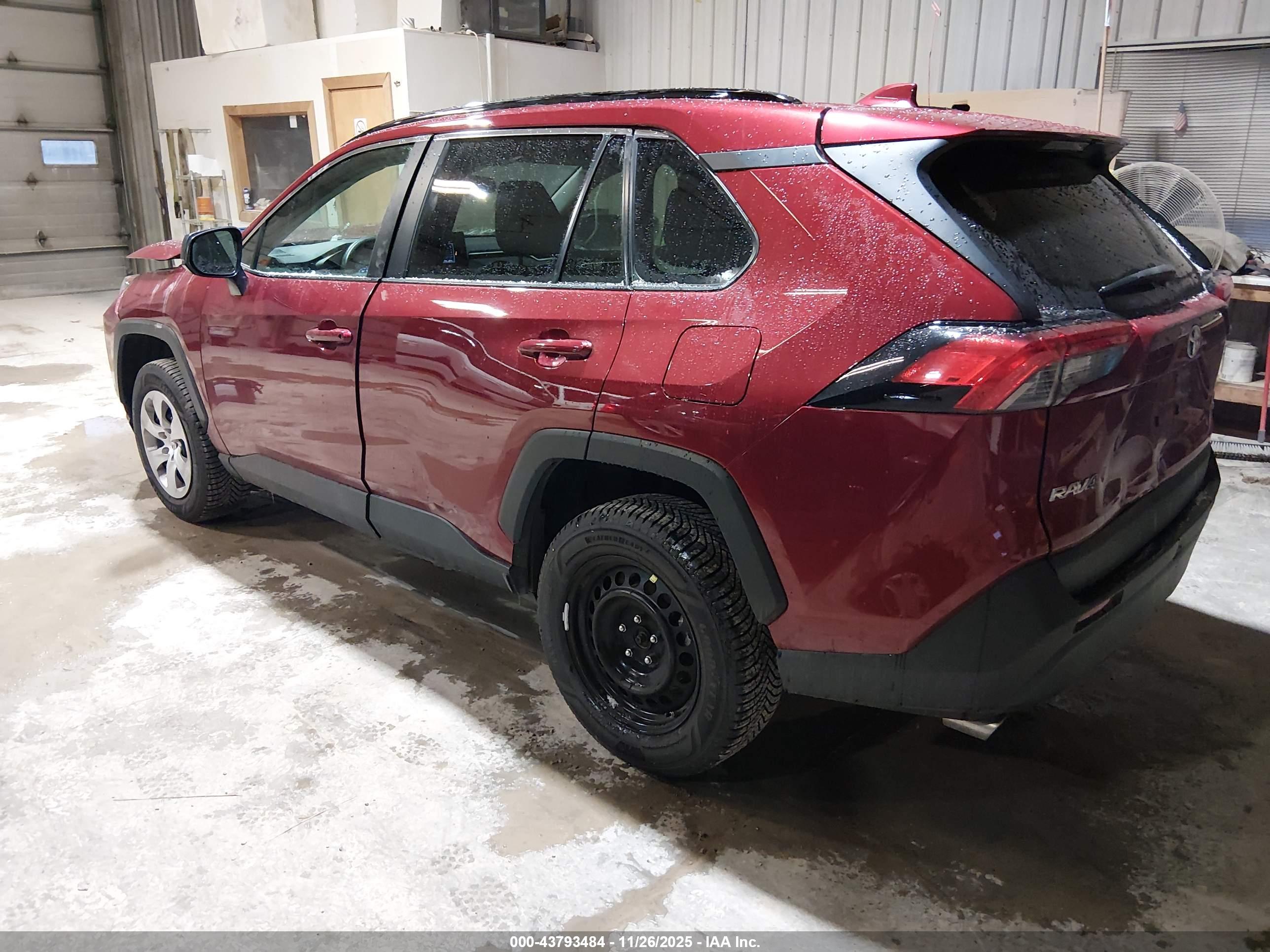 TOYOTA RAV4 image 3