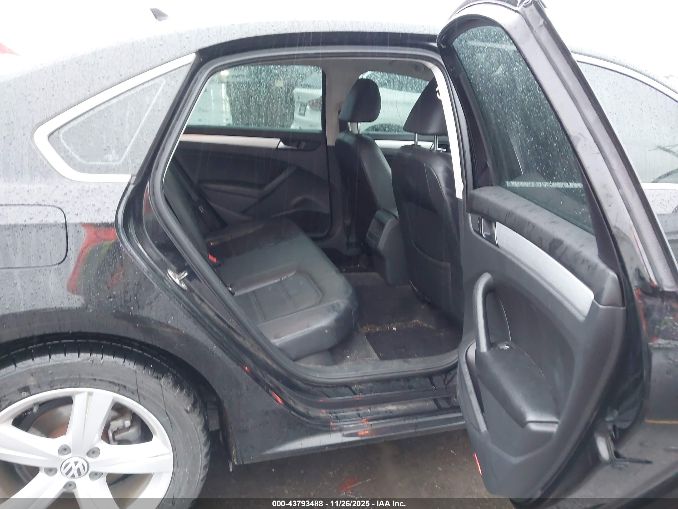 VOLKSWAGEN PASSAT image 8
