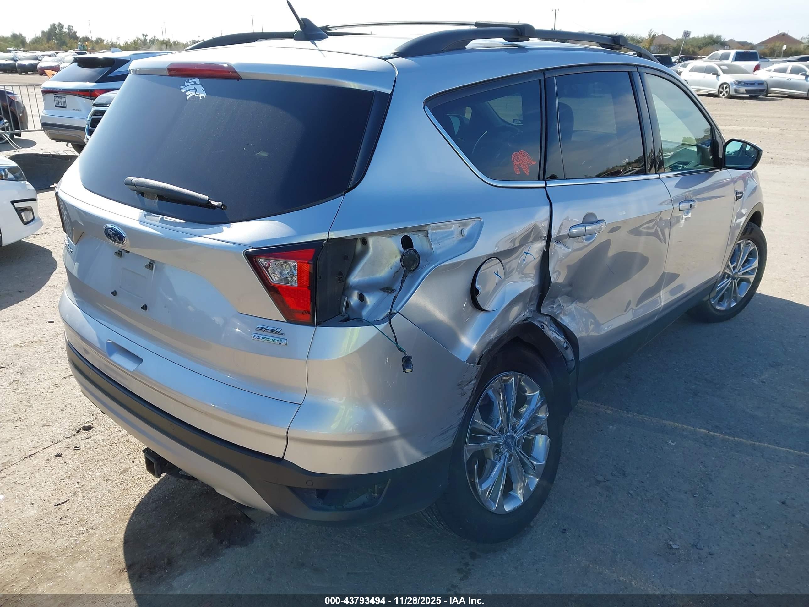 FORD ESCAPE image 6