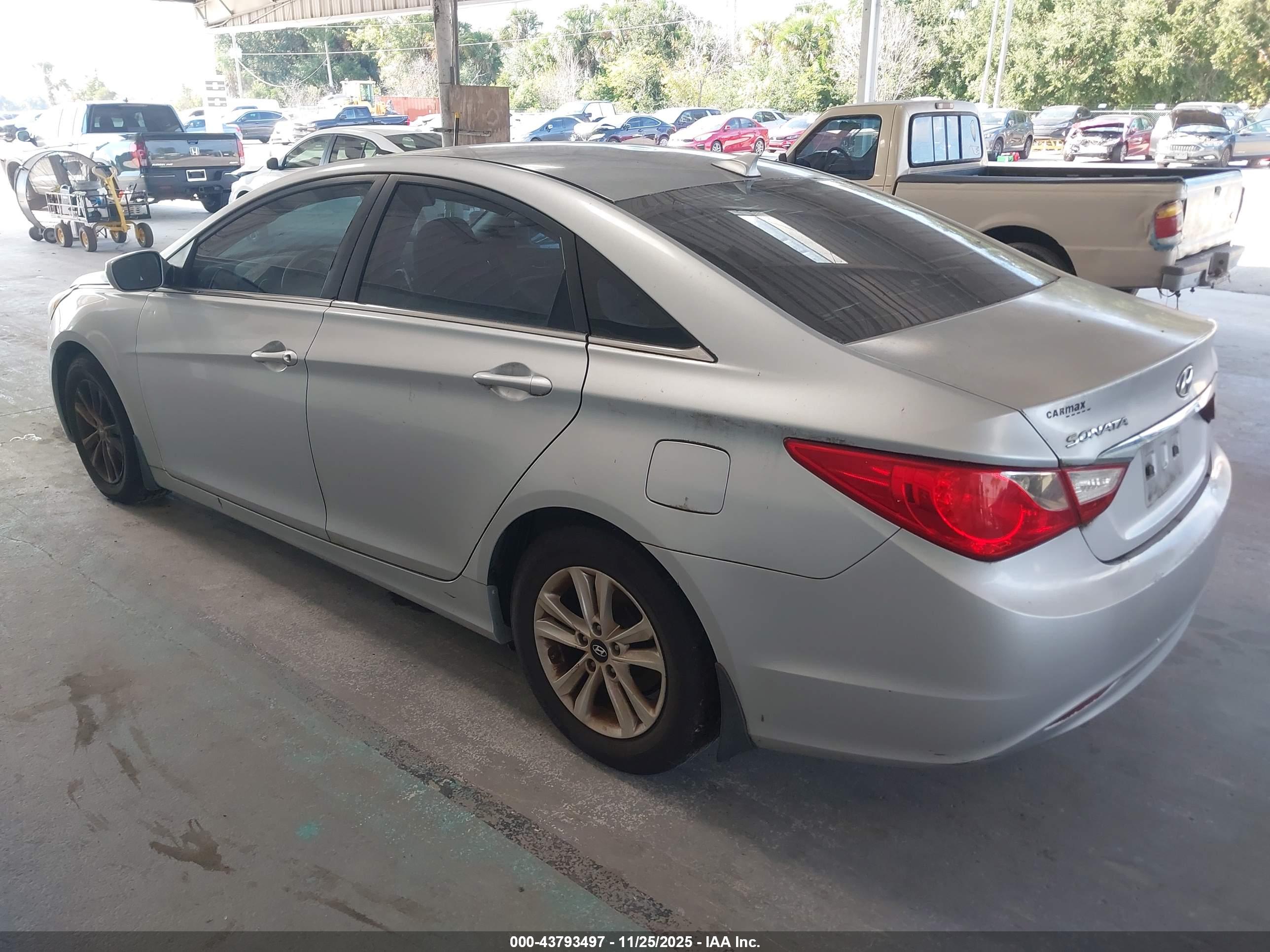 HYUNDAI SONATA image 3