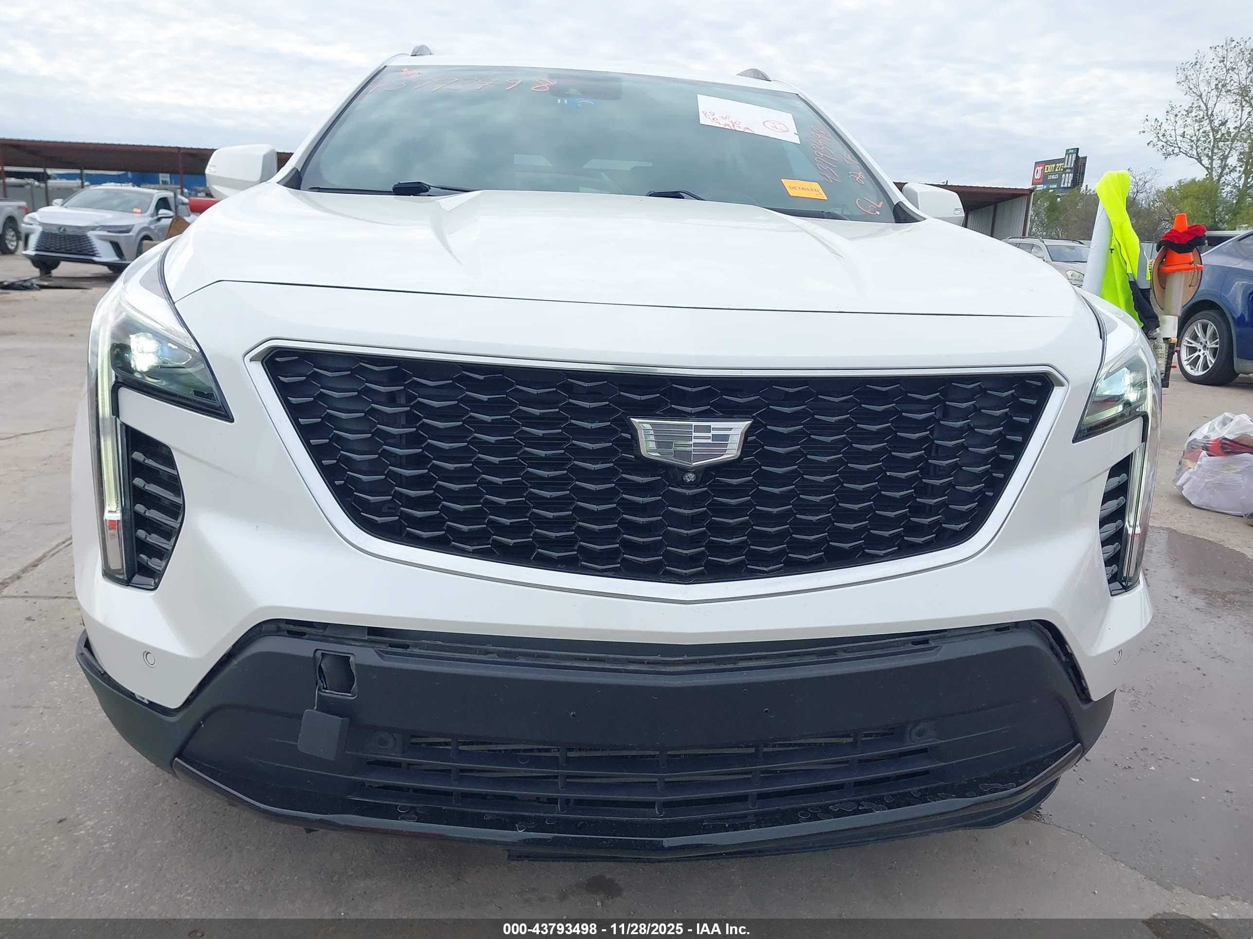 CADILLAC XT4 image 6