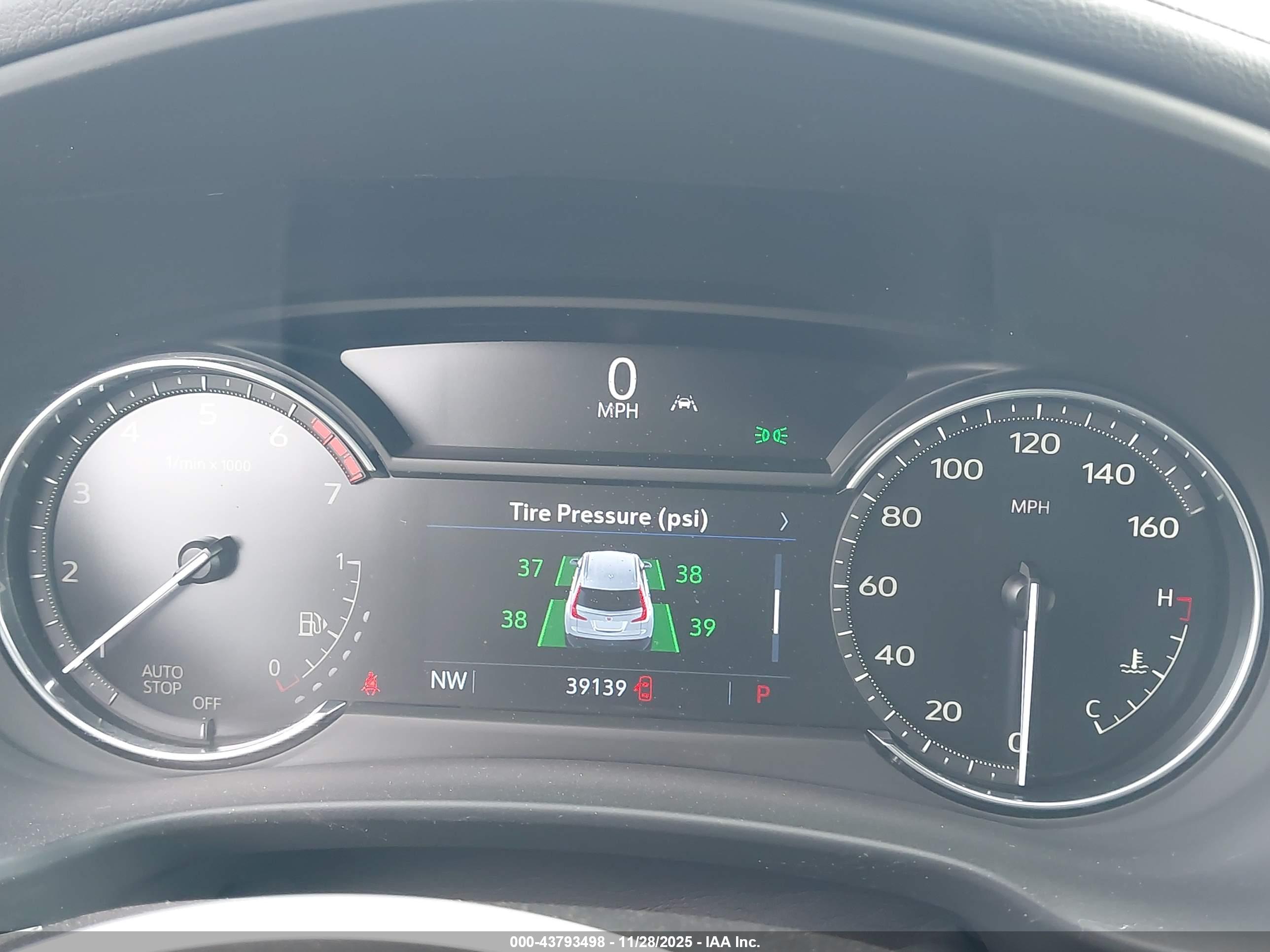 CADILLAC XT4 image 7