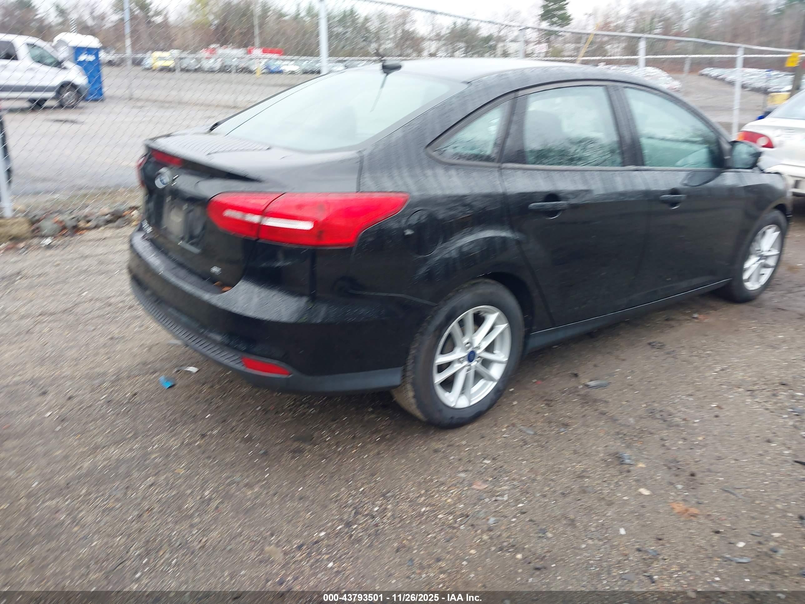 FORD FOCUS image 4