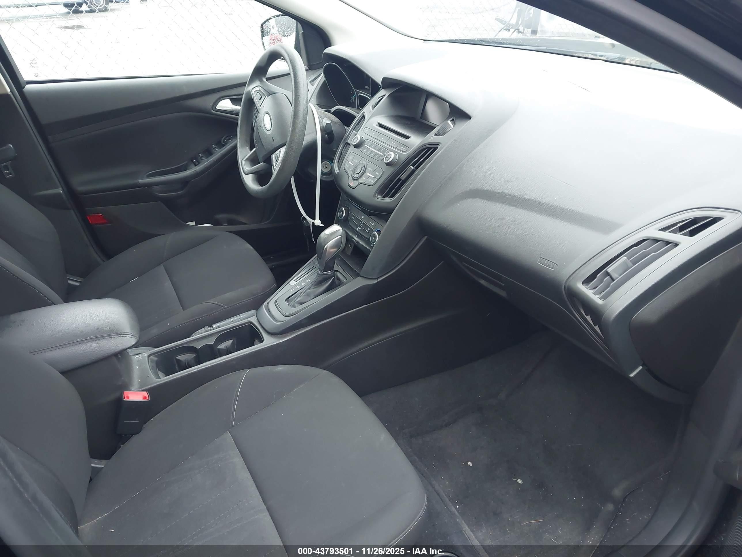 FORD FOCUS image 5