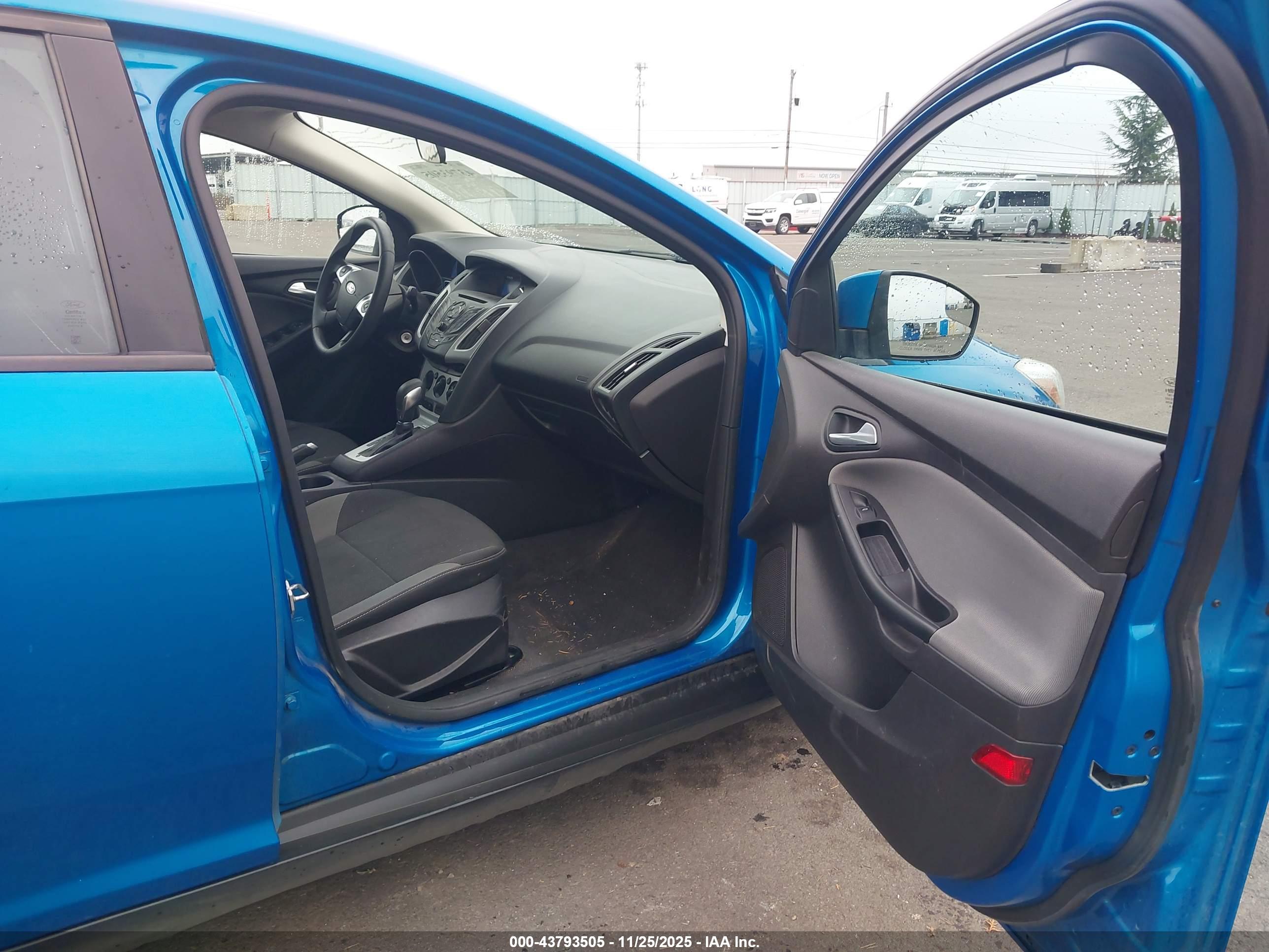 FORD FOCUS image 5
