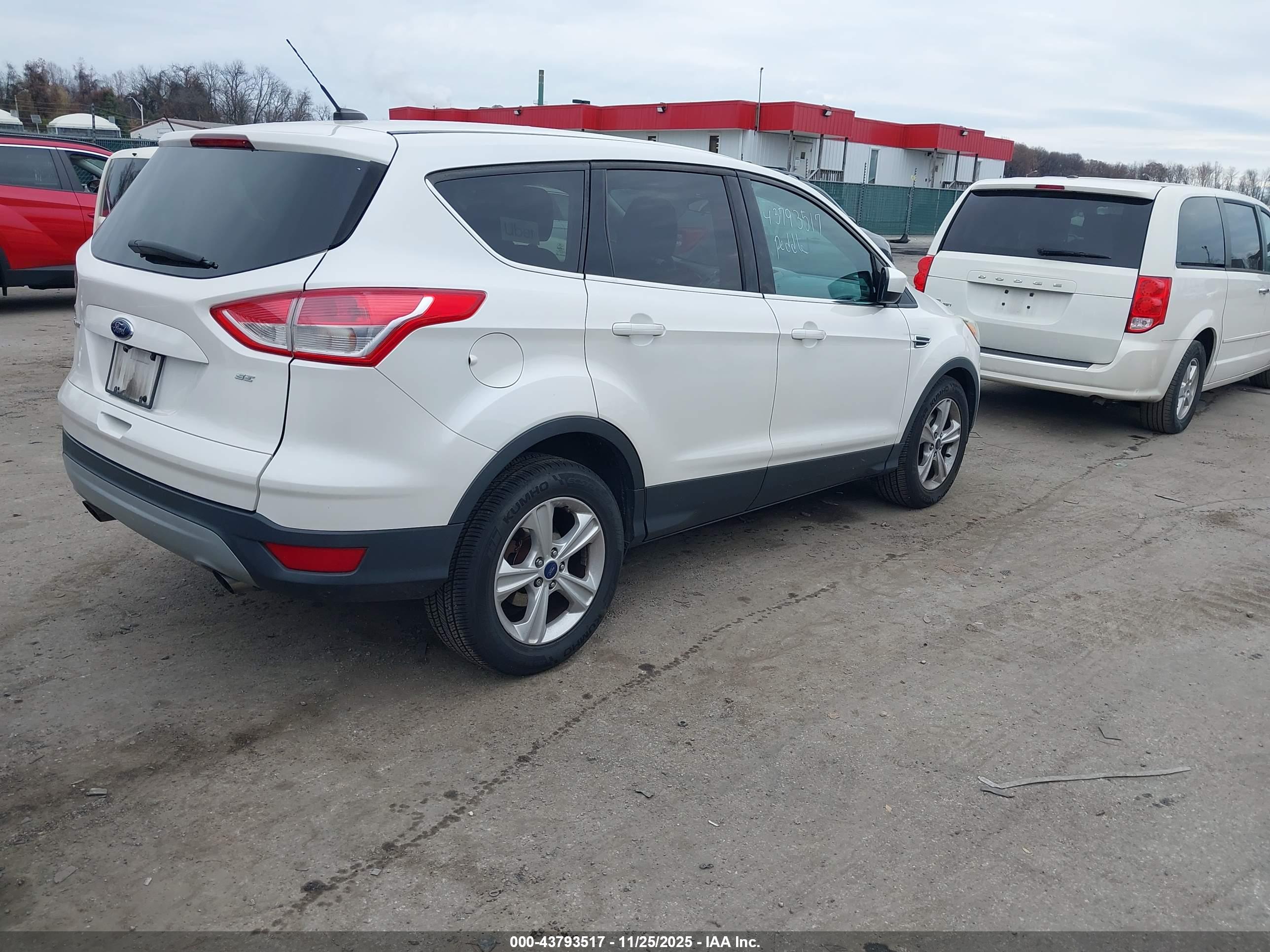 FORD ESCAPE image 4