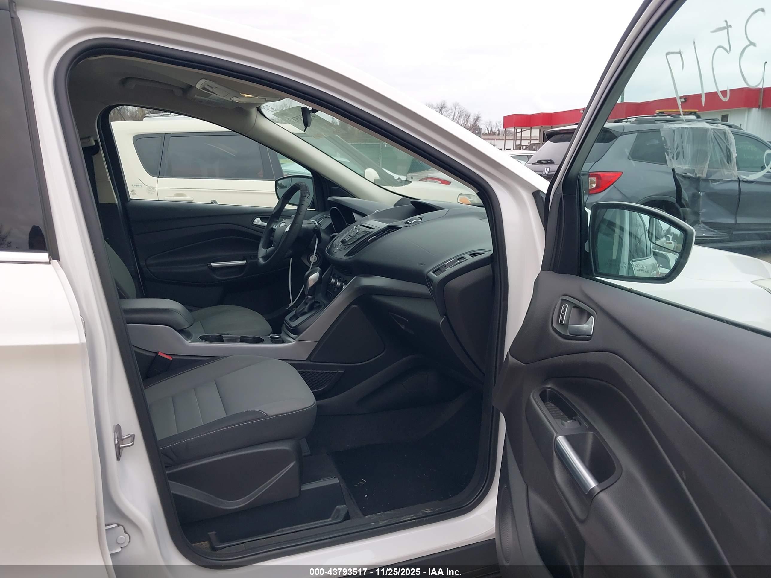 FORD ESCAPE image 5