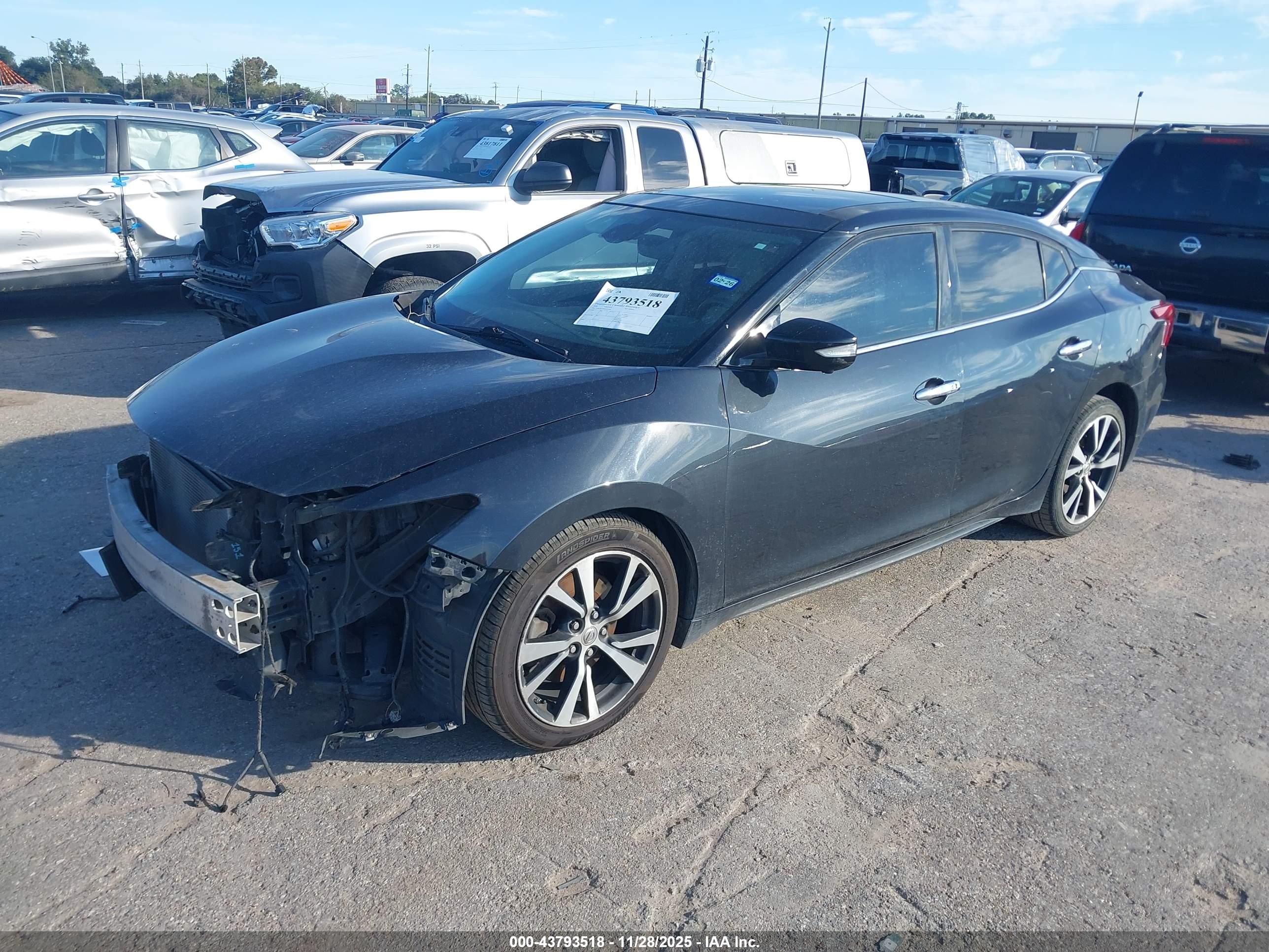 NISSAN MAXIMA image 2