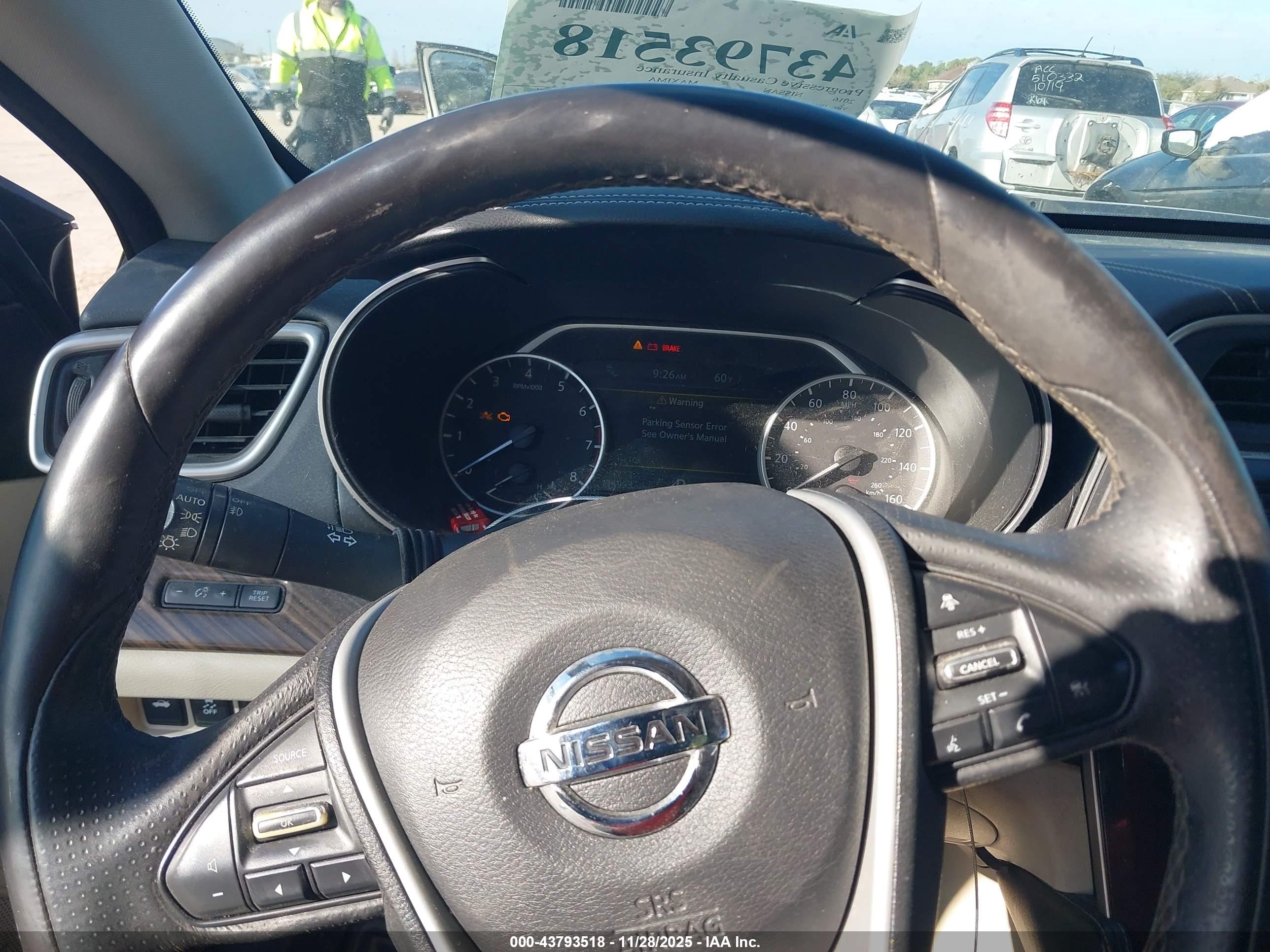 NISSAN MAXIMA image 7