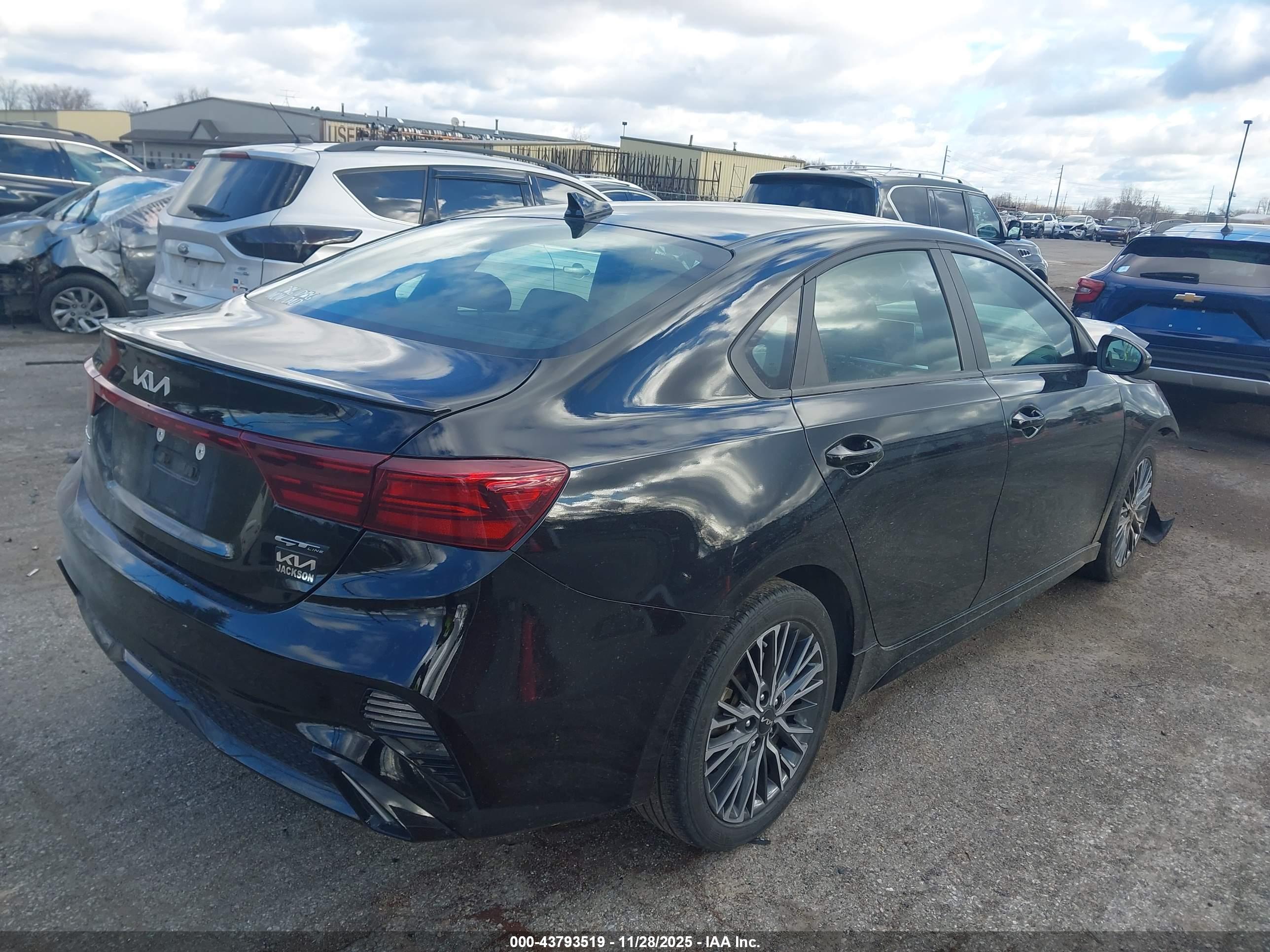 KIA FORTE image 4