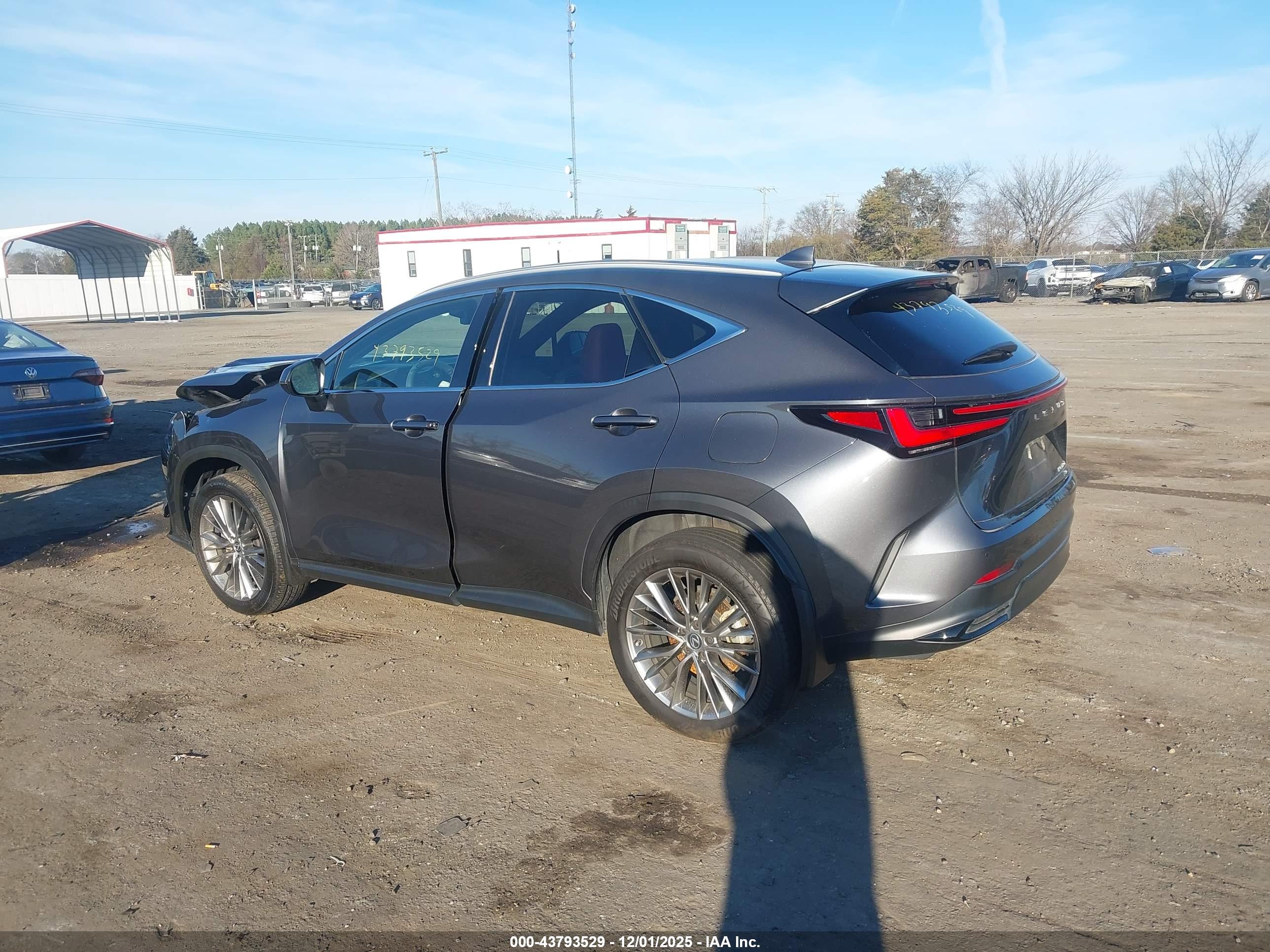LEXUS NX image 3
