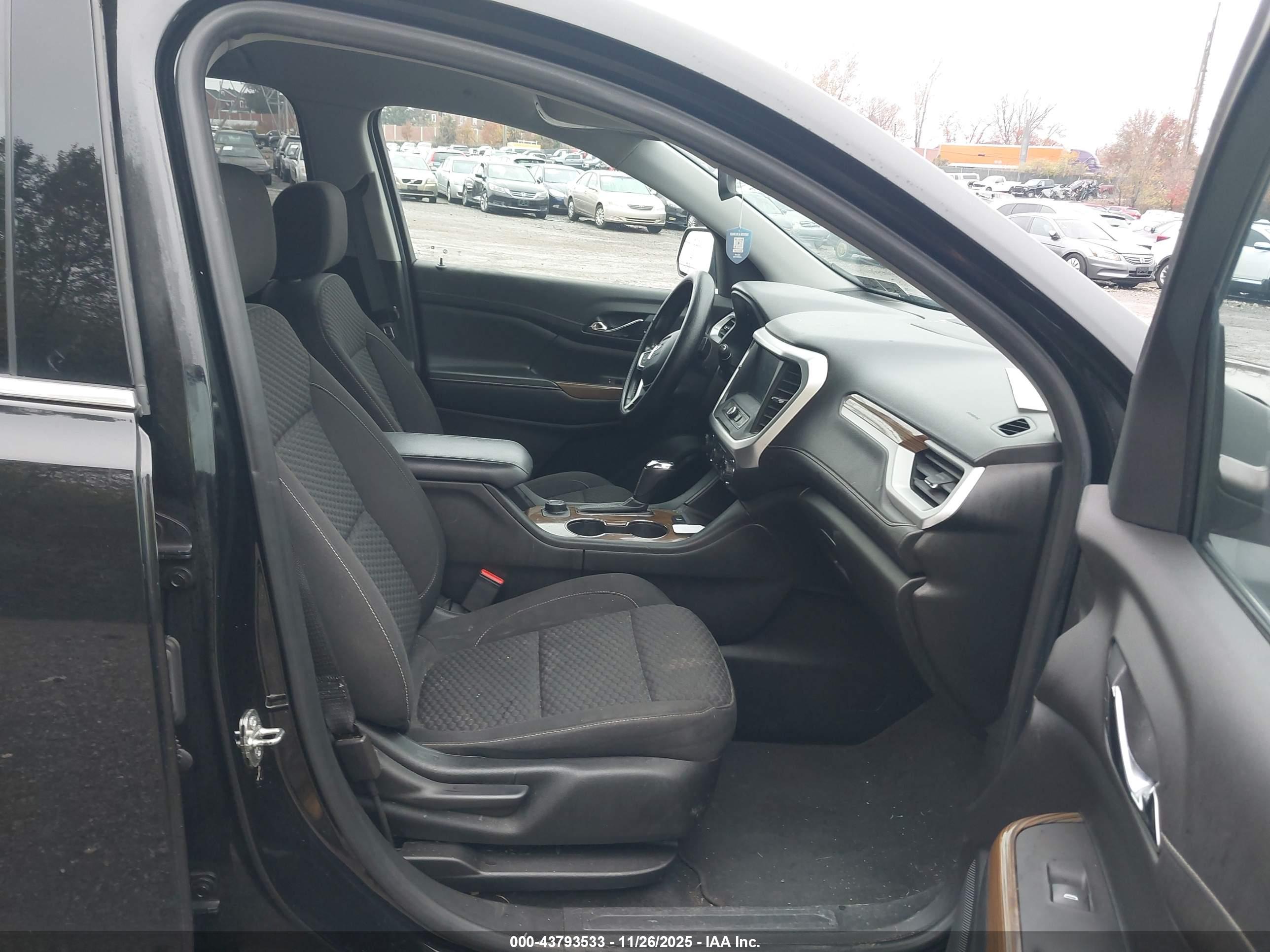GMC ACADIA image 5