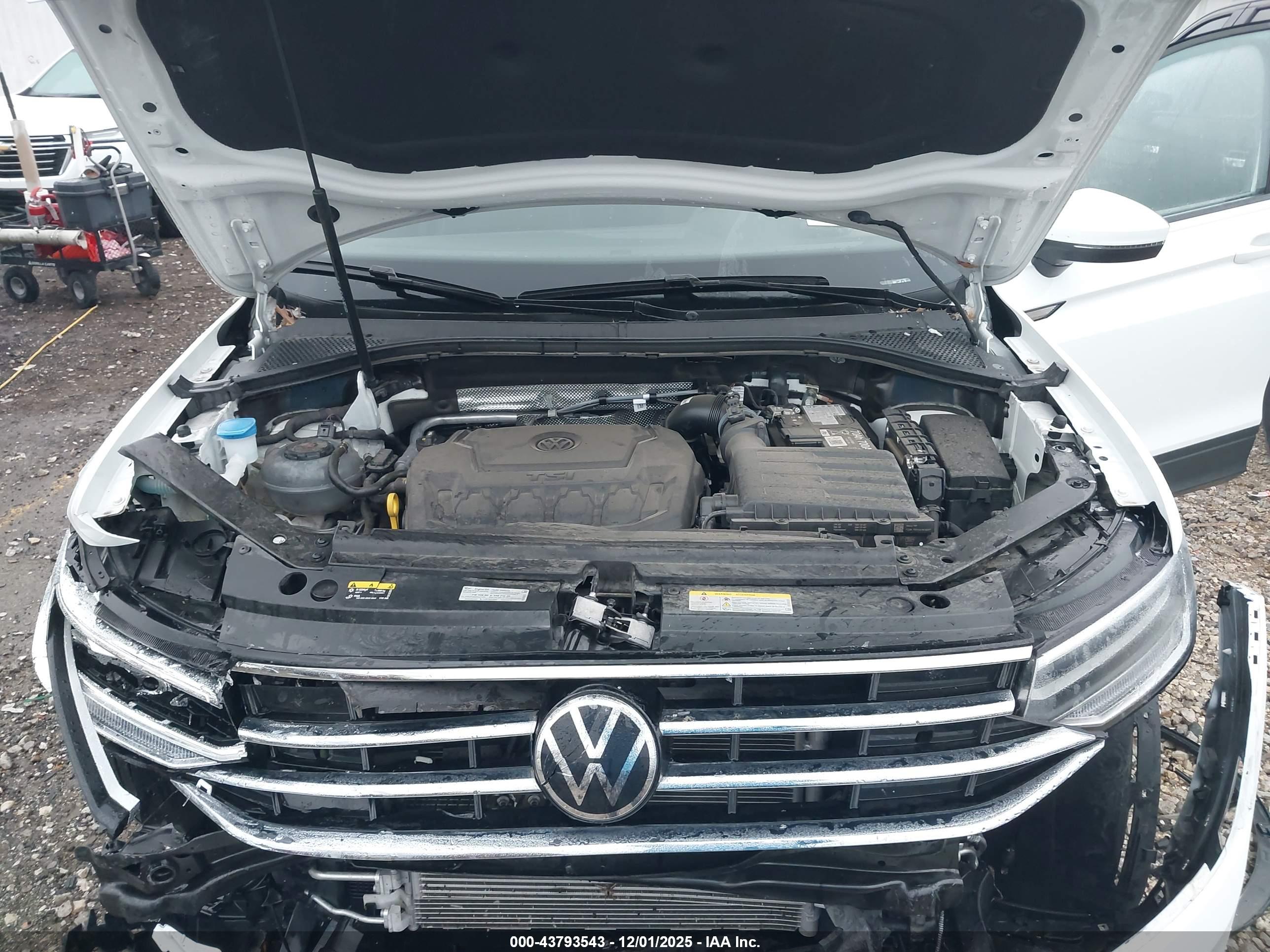 VOLKSWAGEN TIGUAN image 10