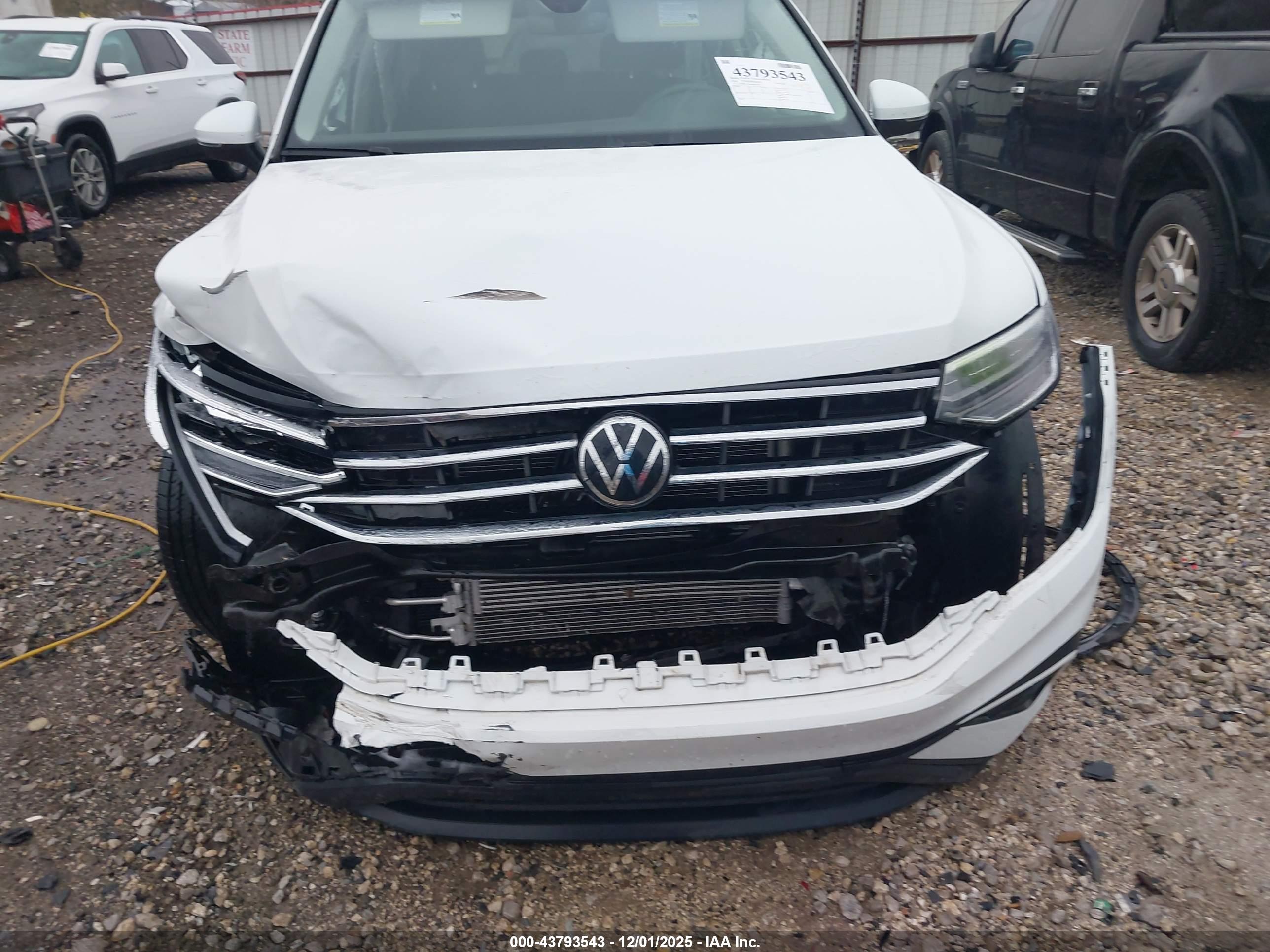 VOLKSWAGEN TIGUAN image 6