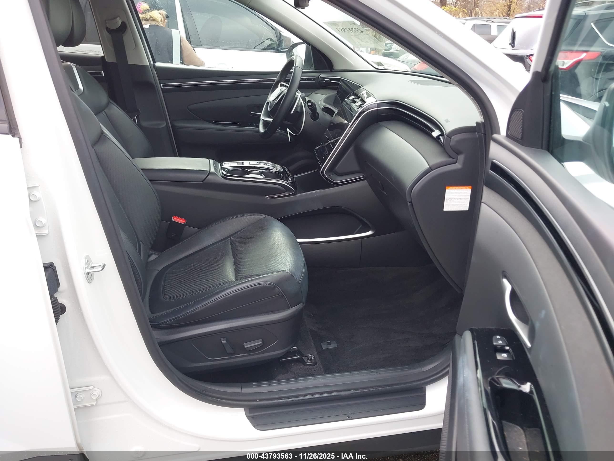 HYUNDAI TUCSON image 5