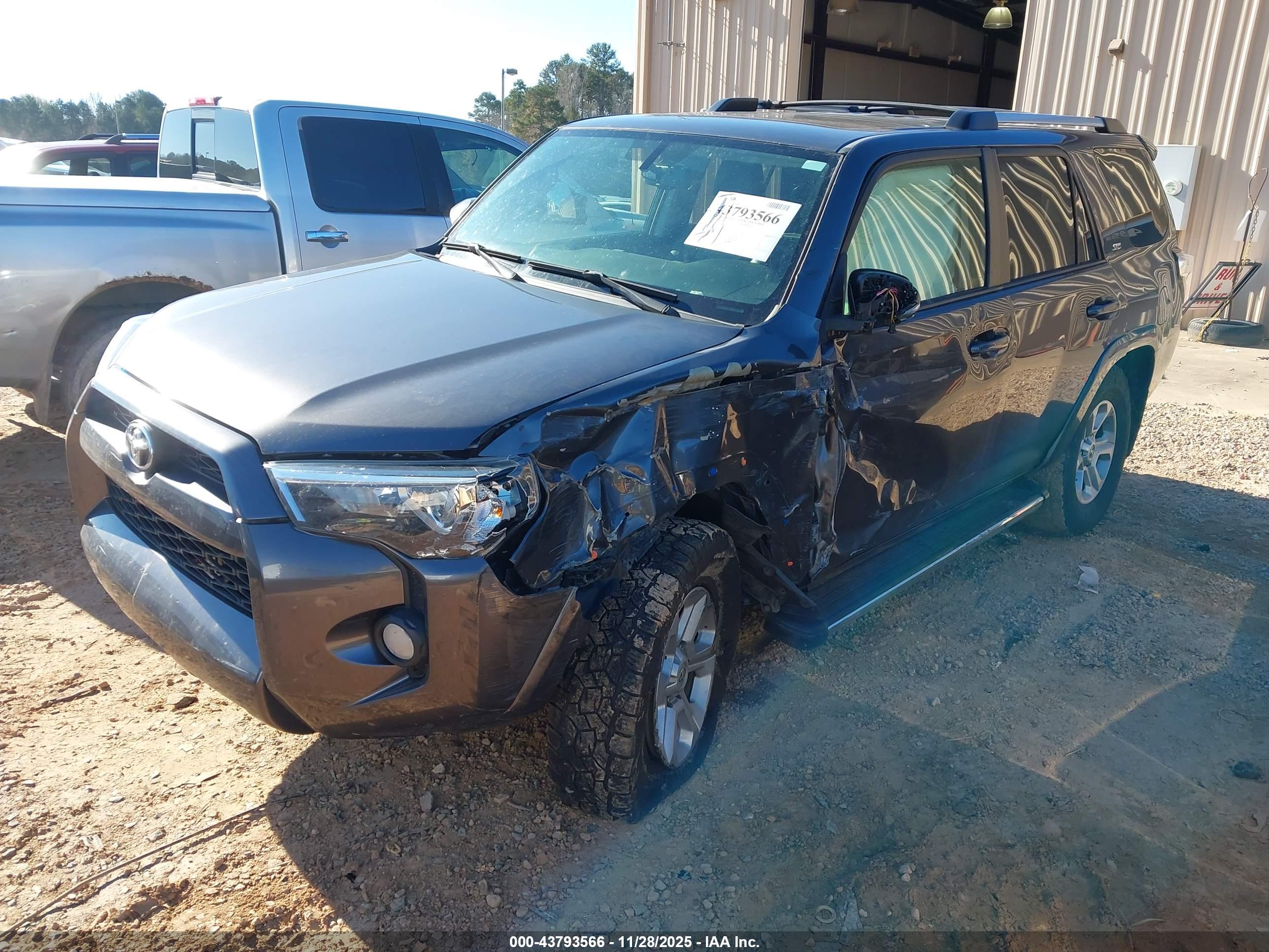 TOYOTA 4RUNNER image 2