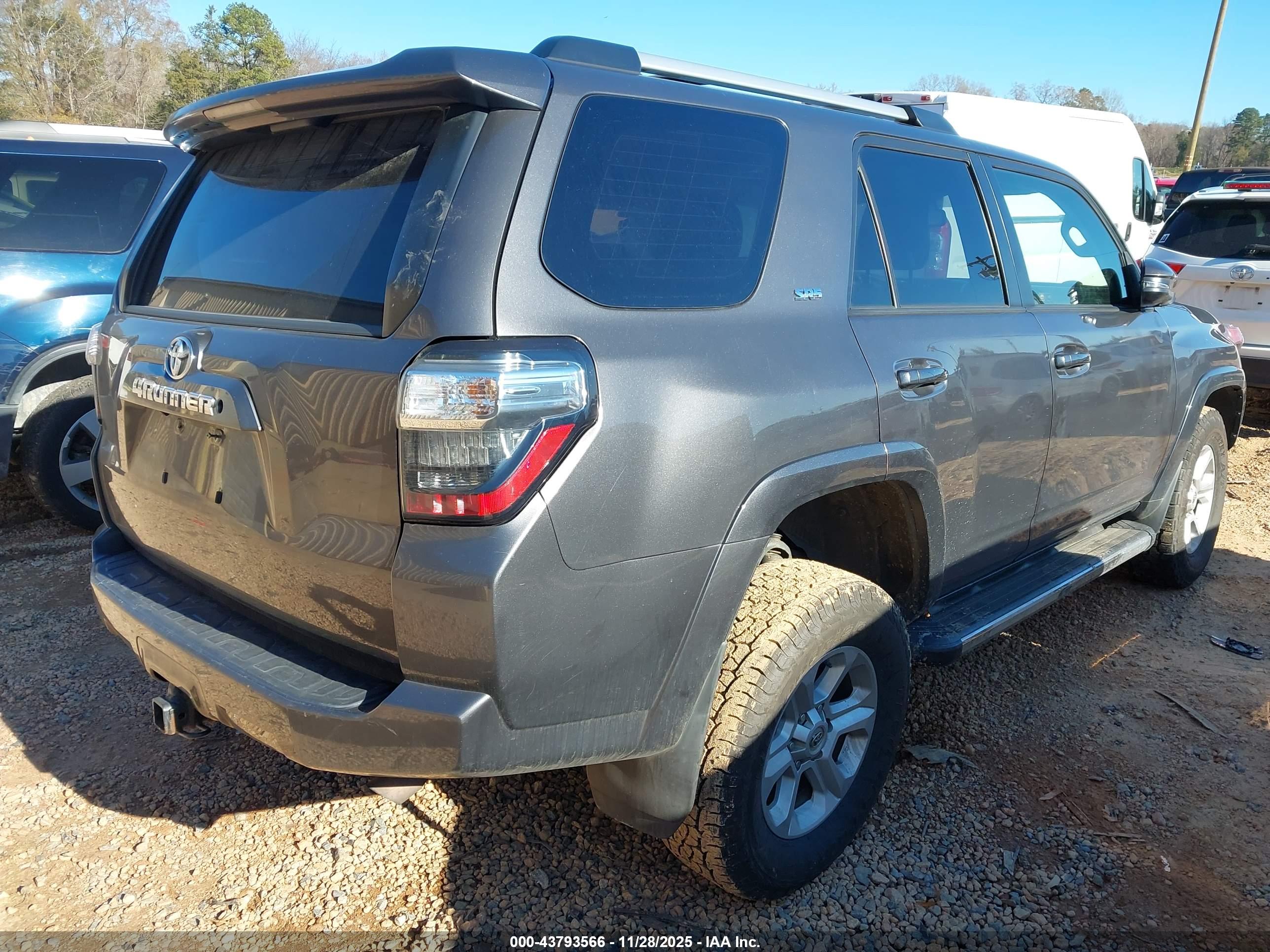 TOYOTA 4RUNNER image 4