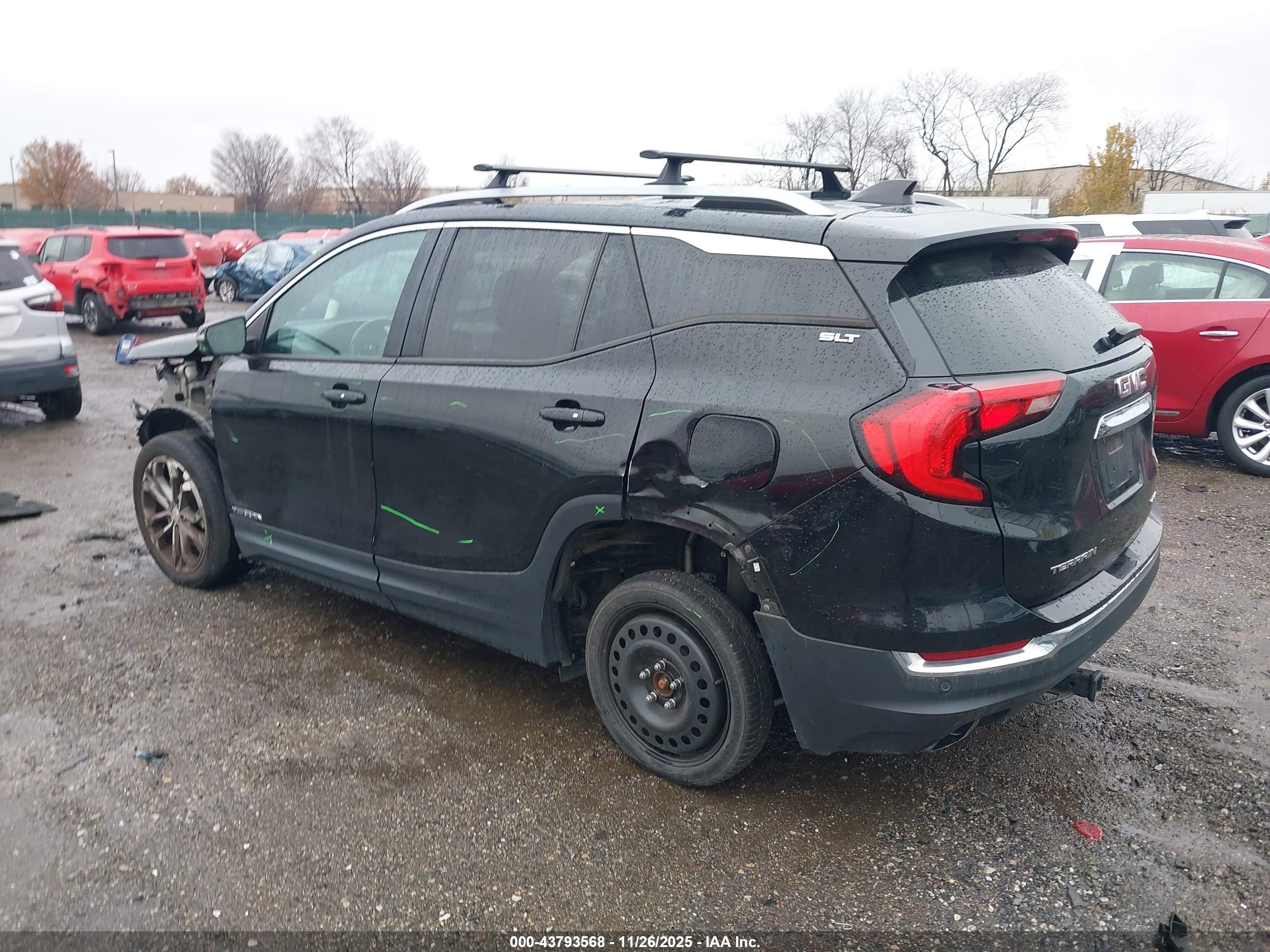 GMC TERRAIN image 3