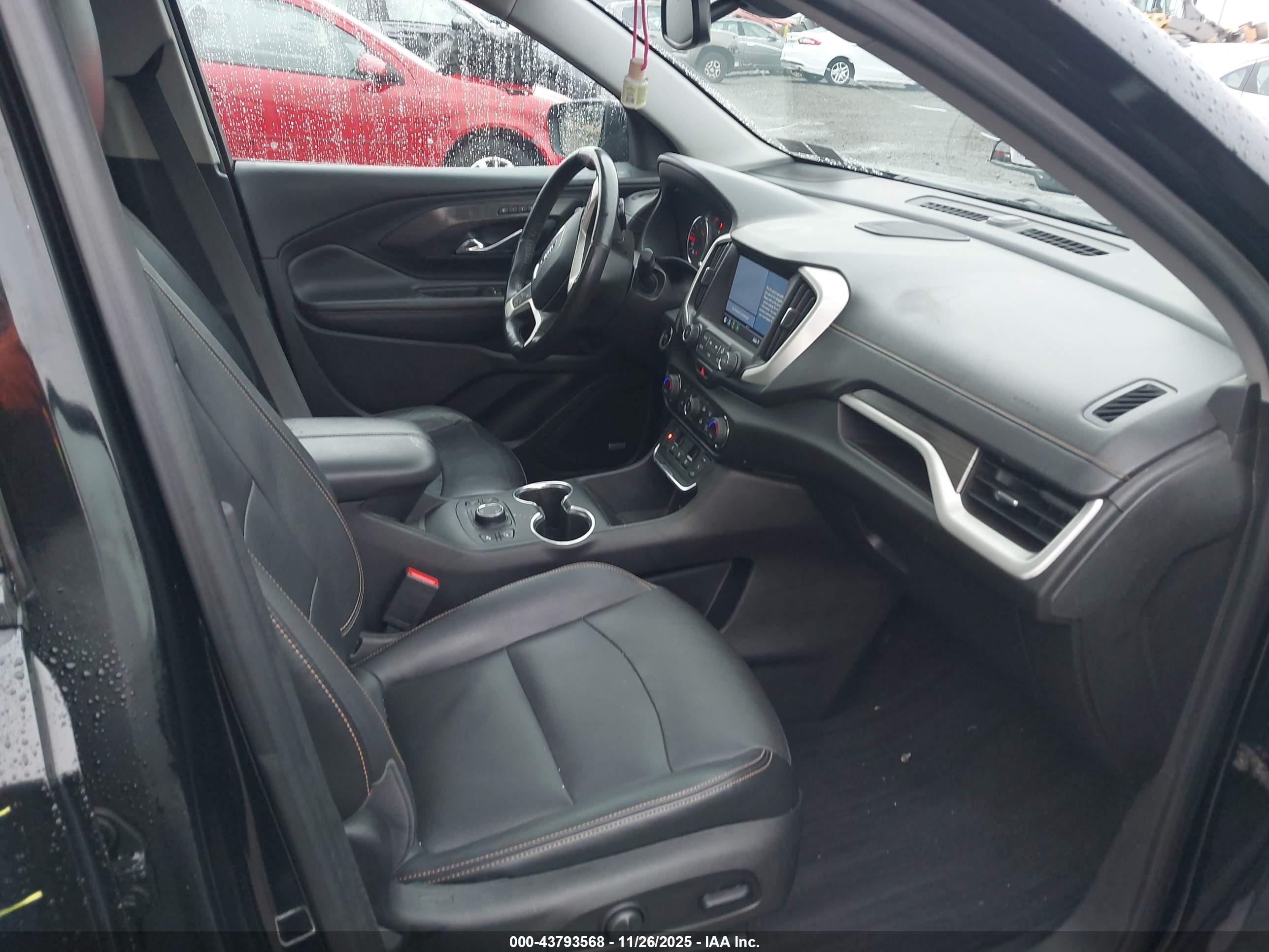 GMC TERRAIN image 5