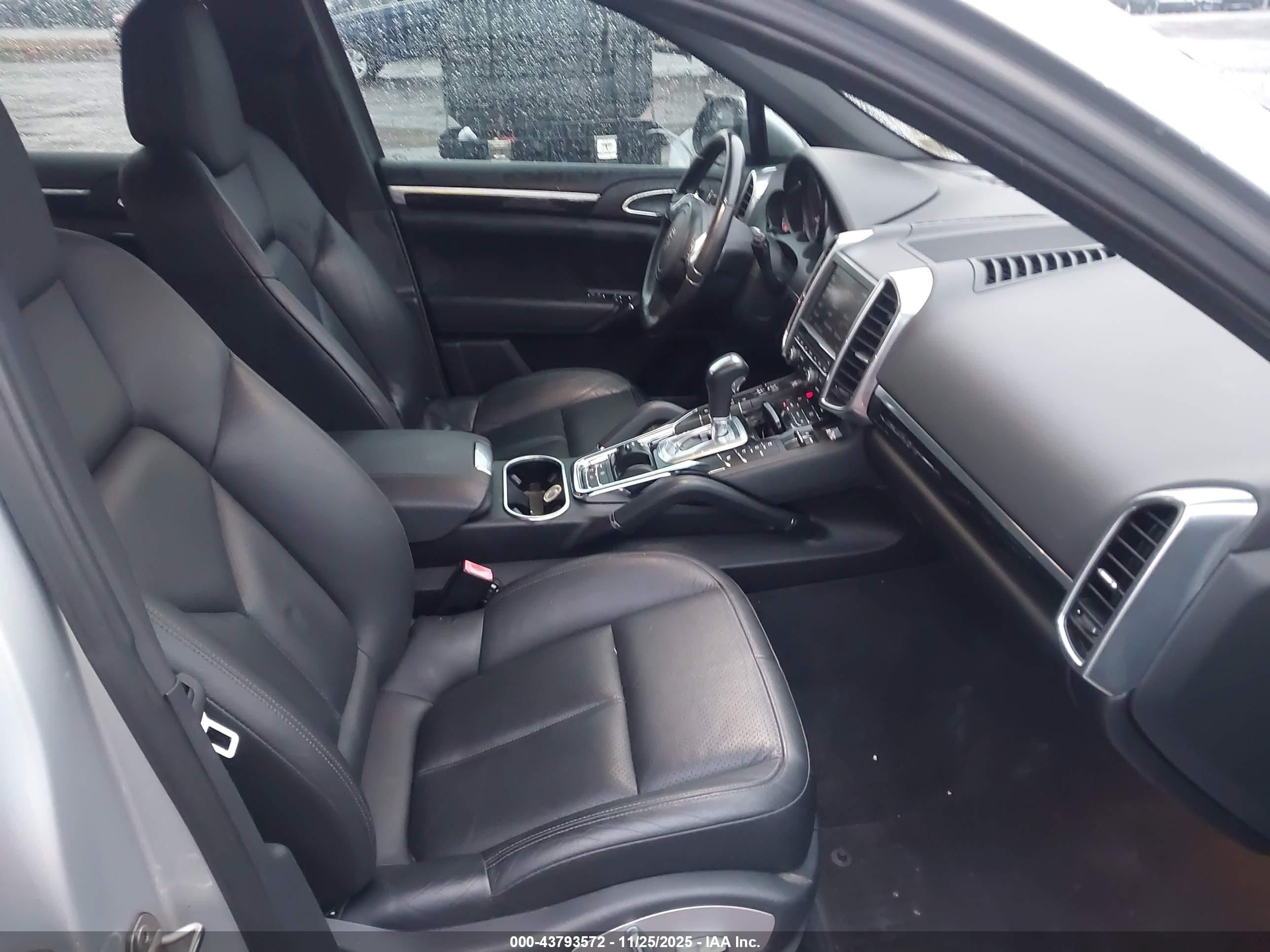 PORSCHE CAYENNE image 5