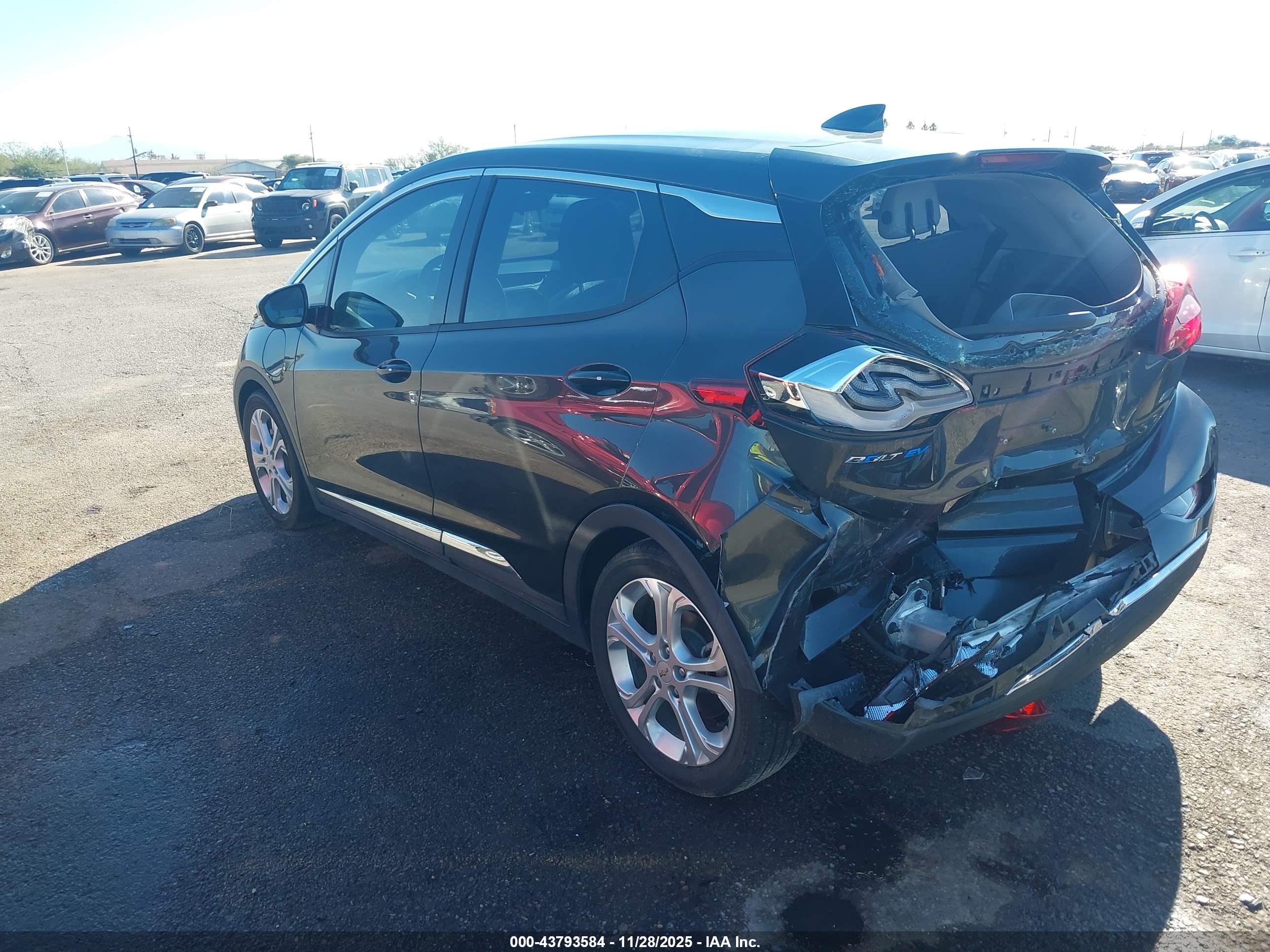 CHEVROLET BOLT image 3