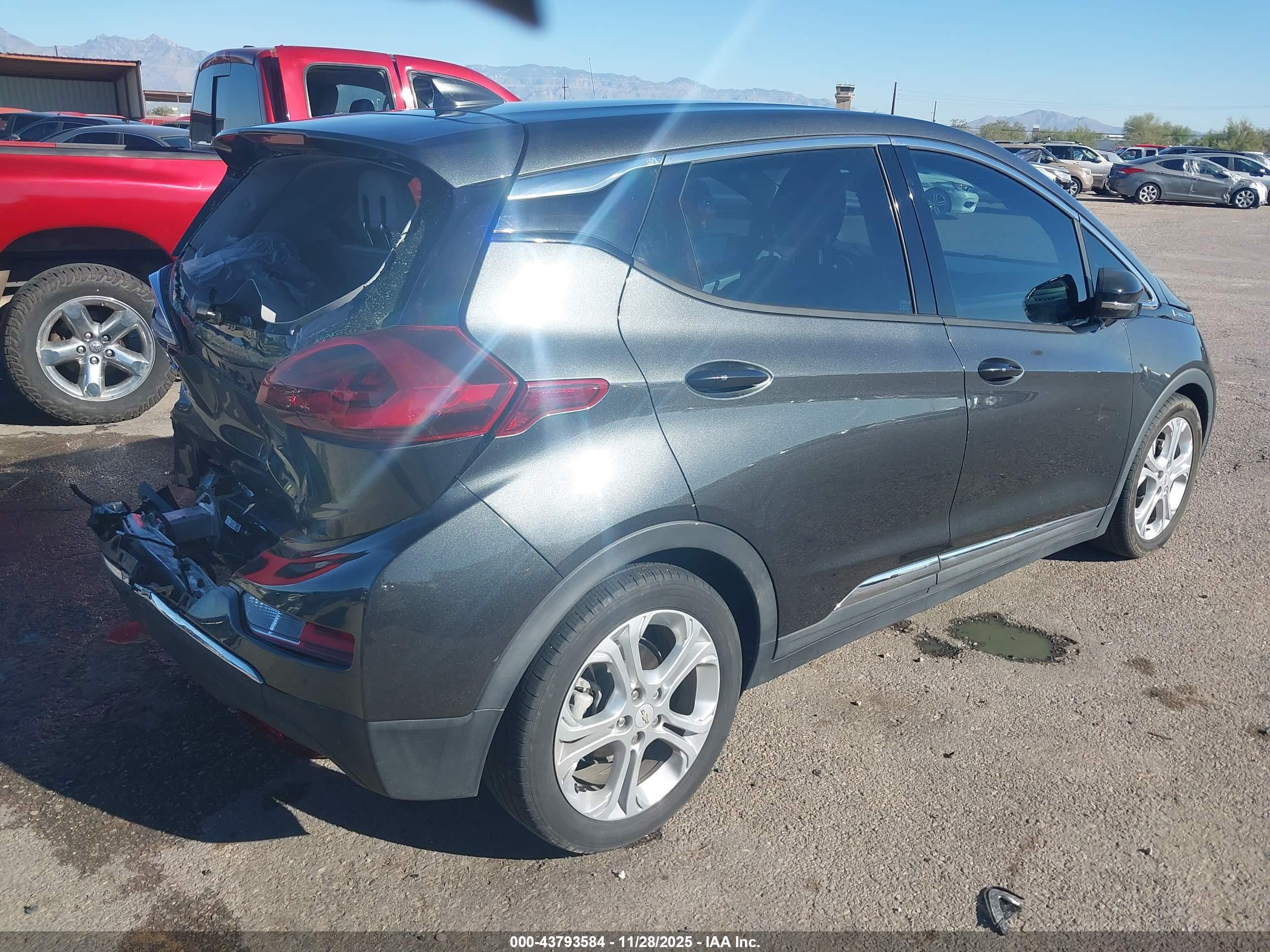 CHEVROLET BOLT image 4