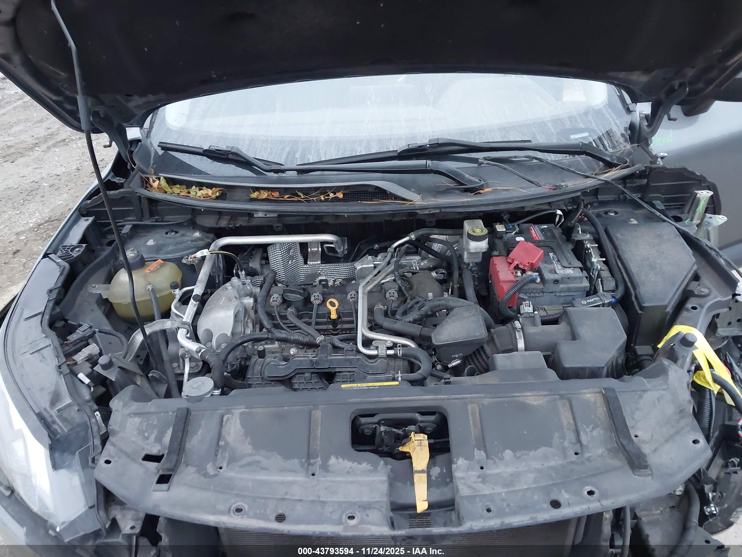NISSAN ROGUE image 10
