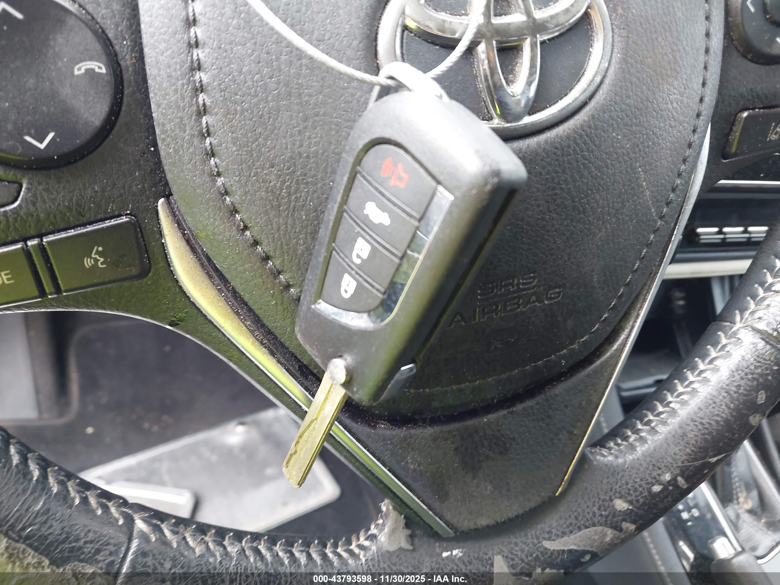 TOYOTA COROLLA image 11