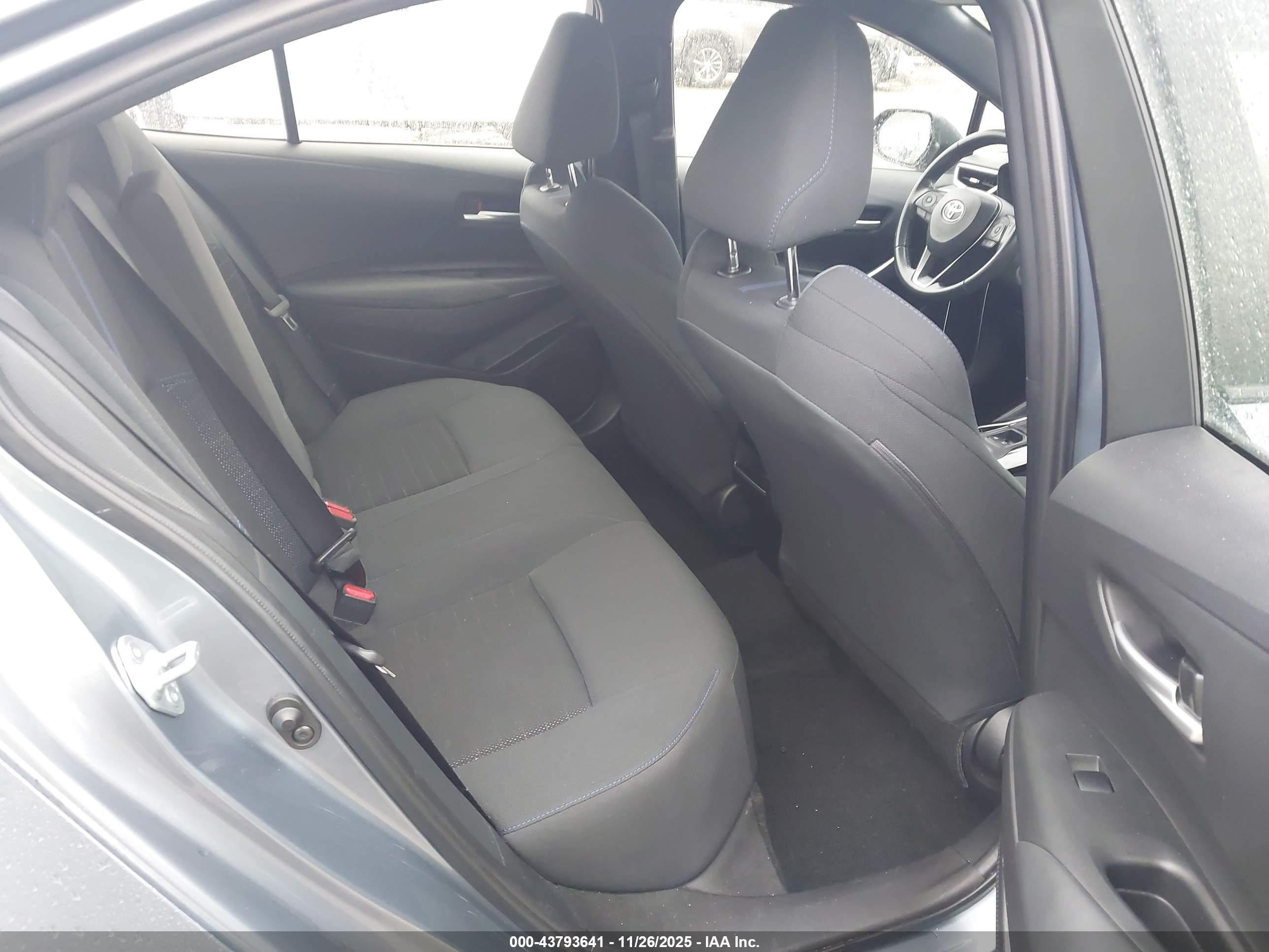 TOYOTA COROLLA image 8