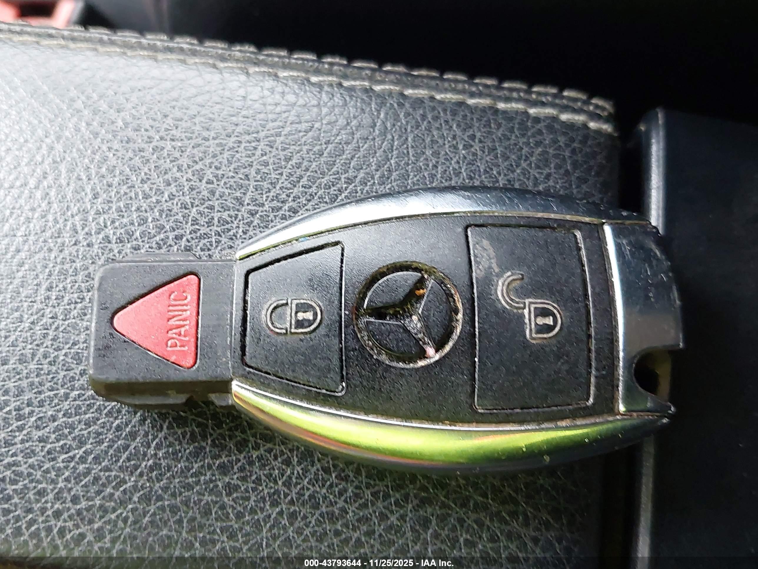 MERCEDES-BENZ GLK image 11