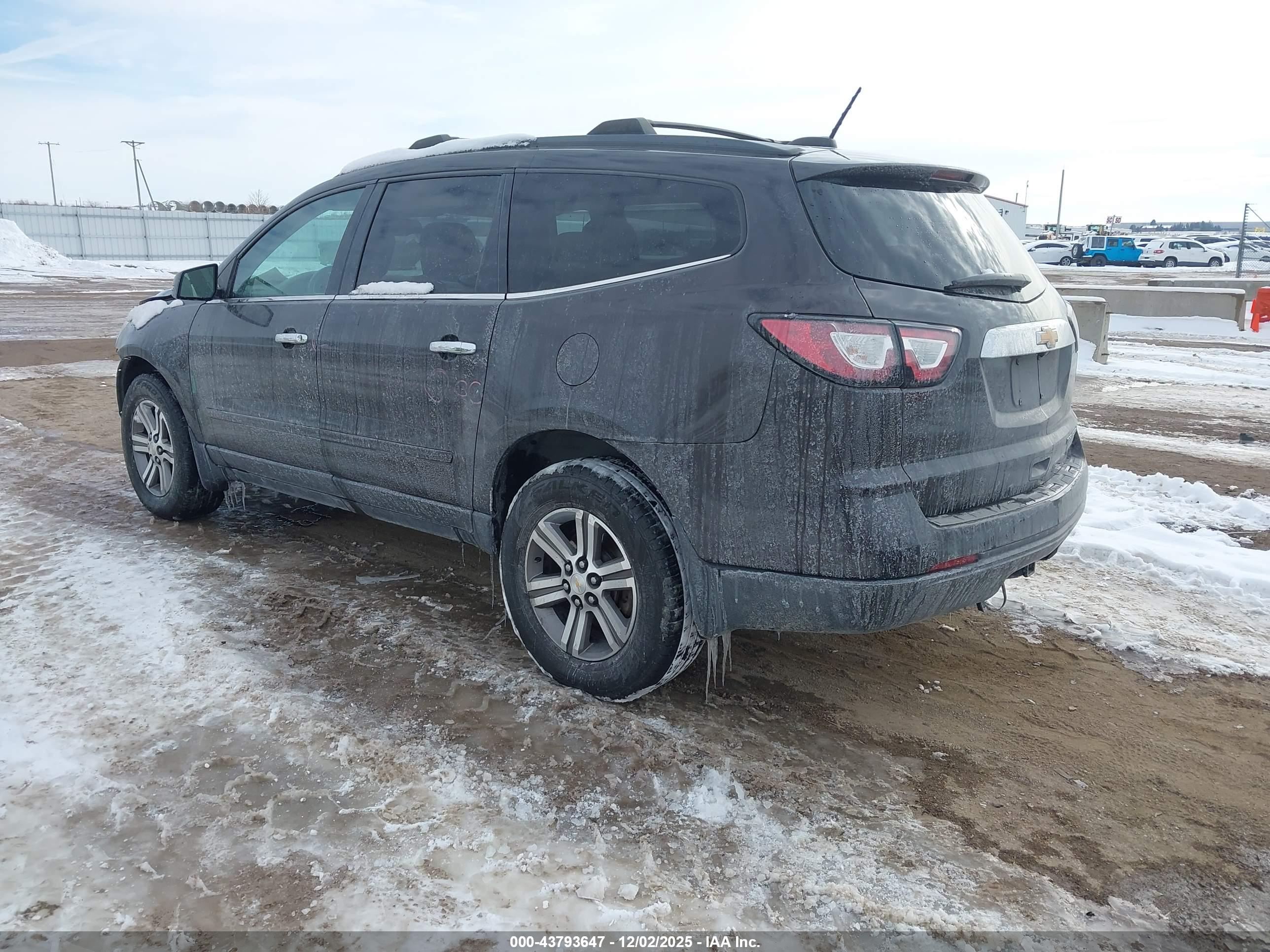 CHEVROLET TRAVERSE image 3
