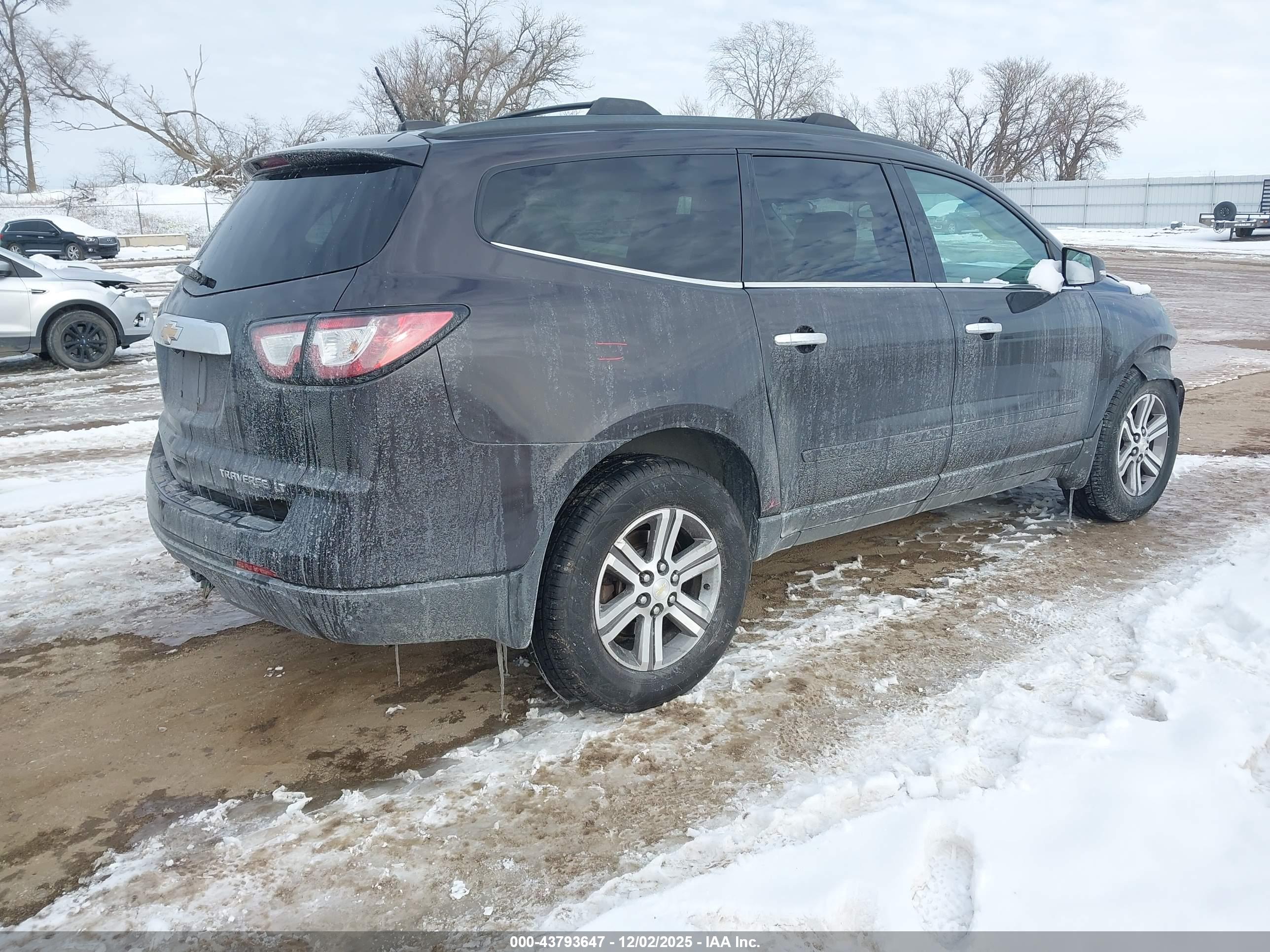 CHEVROLET TRAVERSE image 4