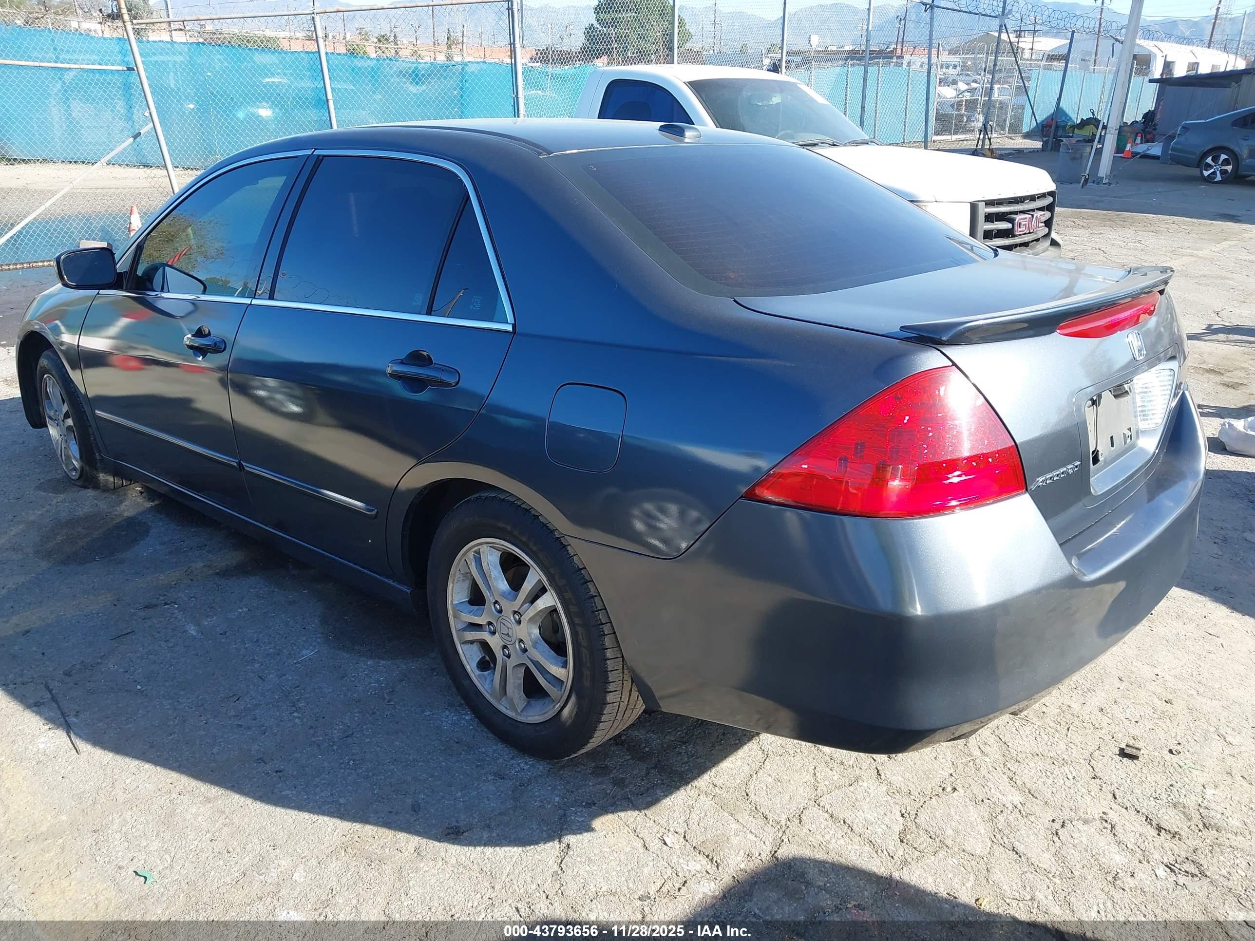 HONDA ACCORD image 3