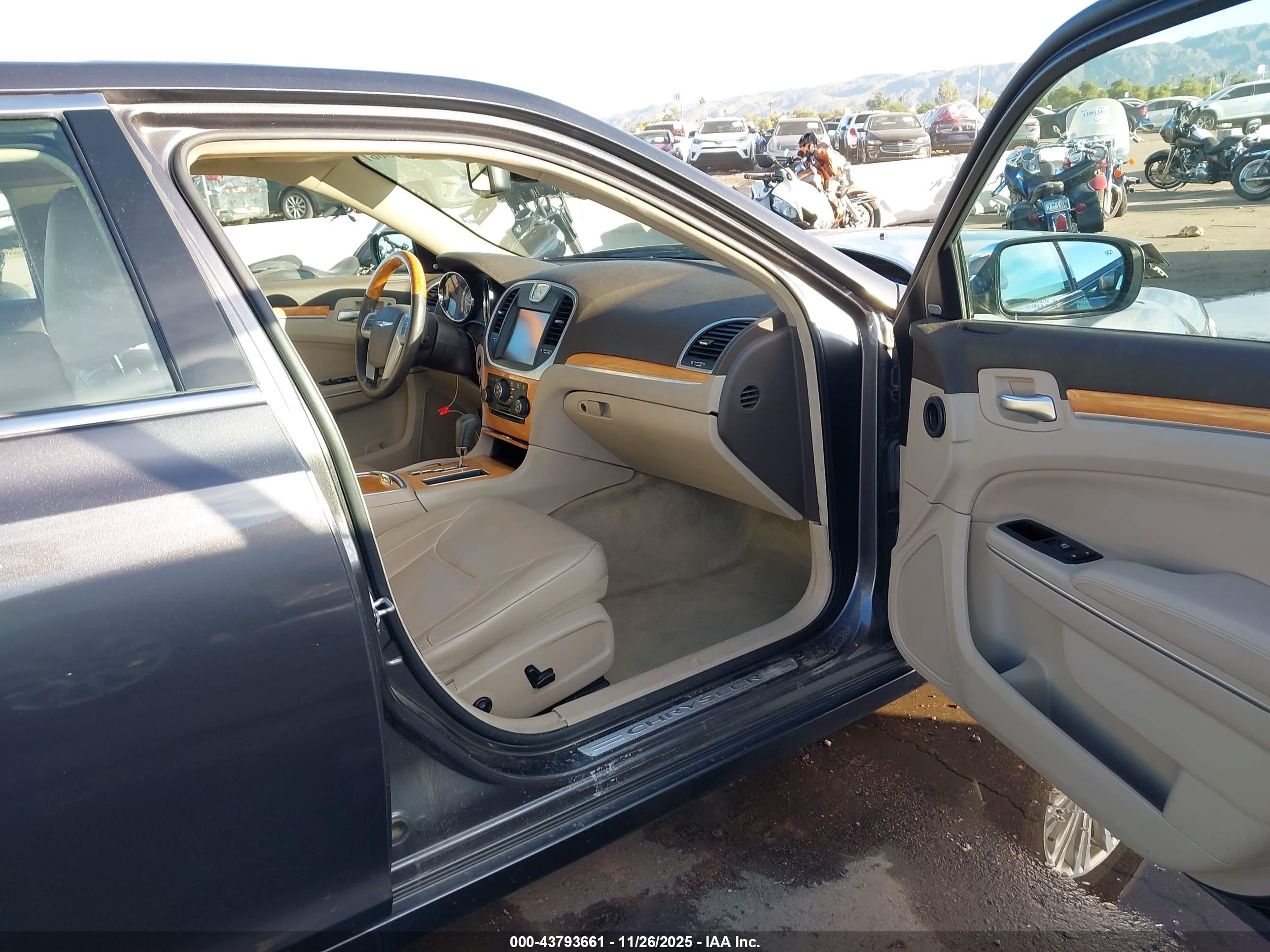 CHRYSLER 300C image 5