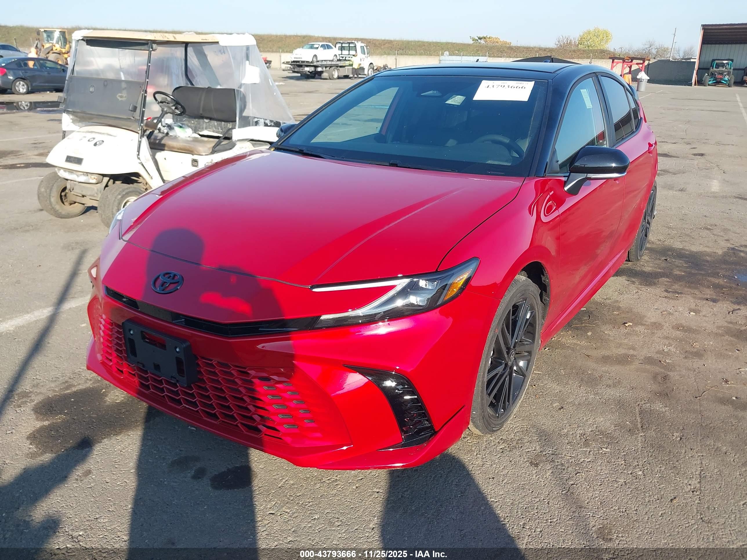 TOYOTA CAMRY image 2