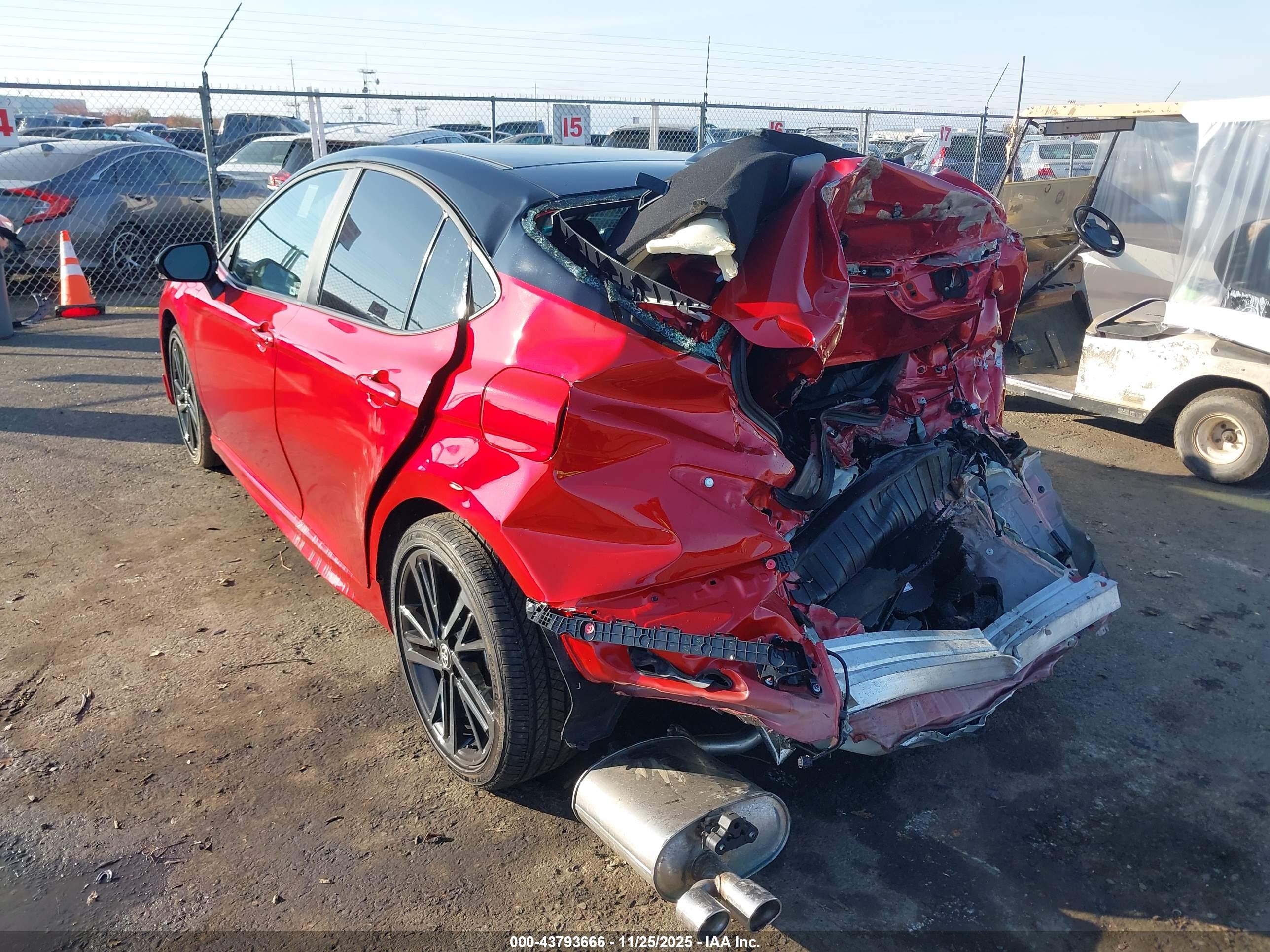 TOYOTA CAMRY image 3