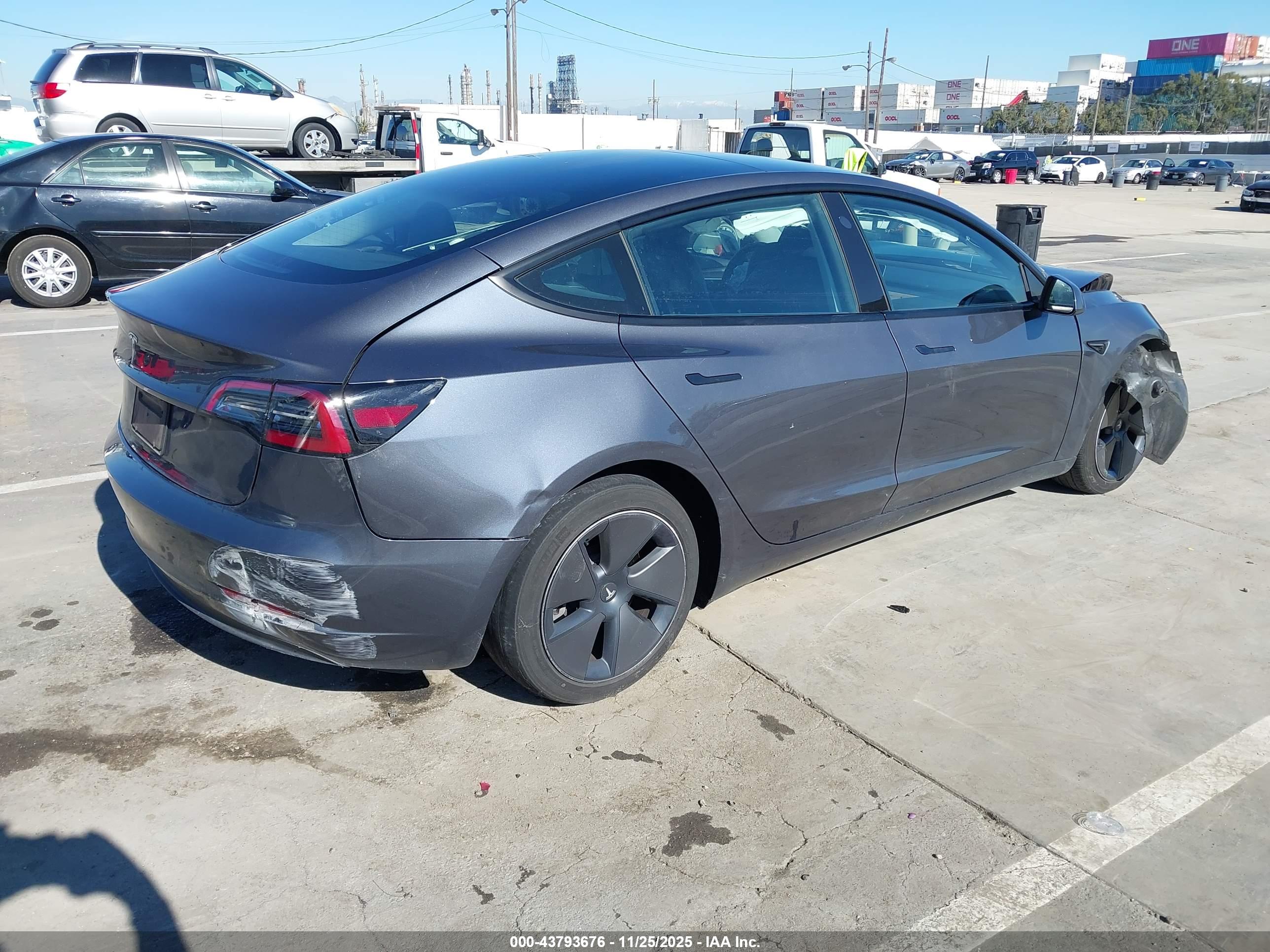 TESLA MODEL image 4