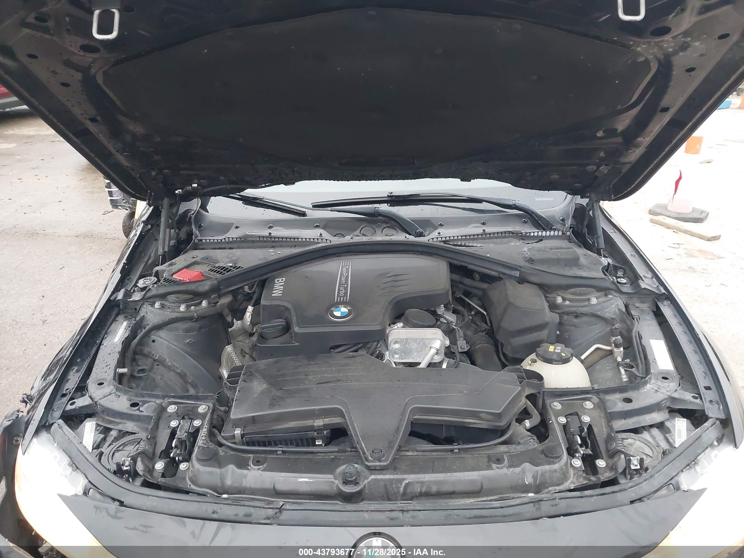 BMW 320I image 10