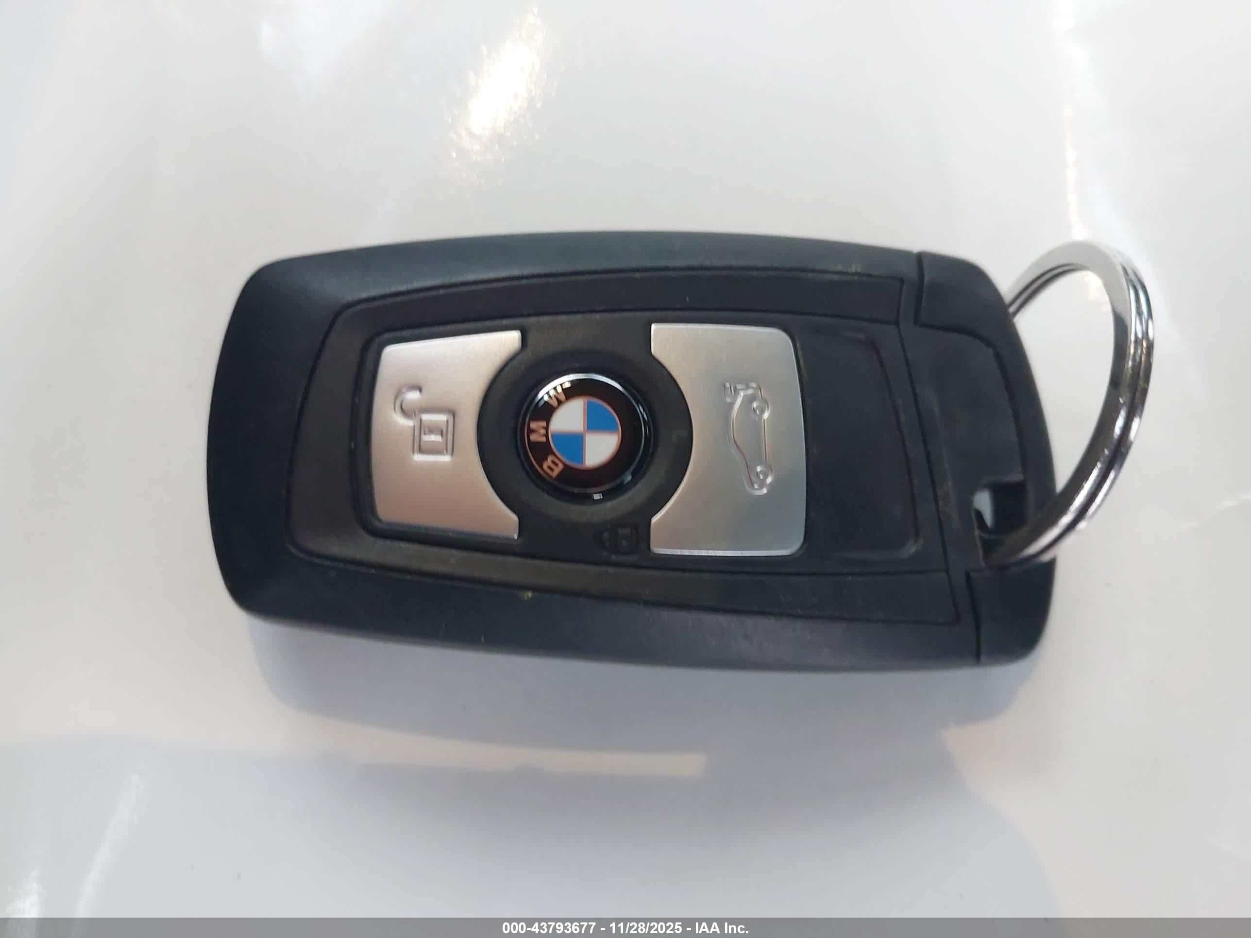BMW 320I image 11