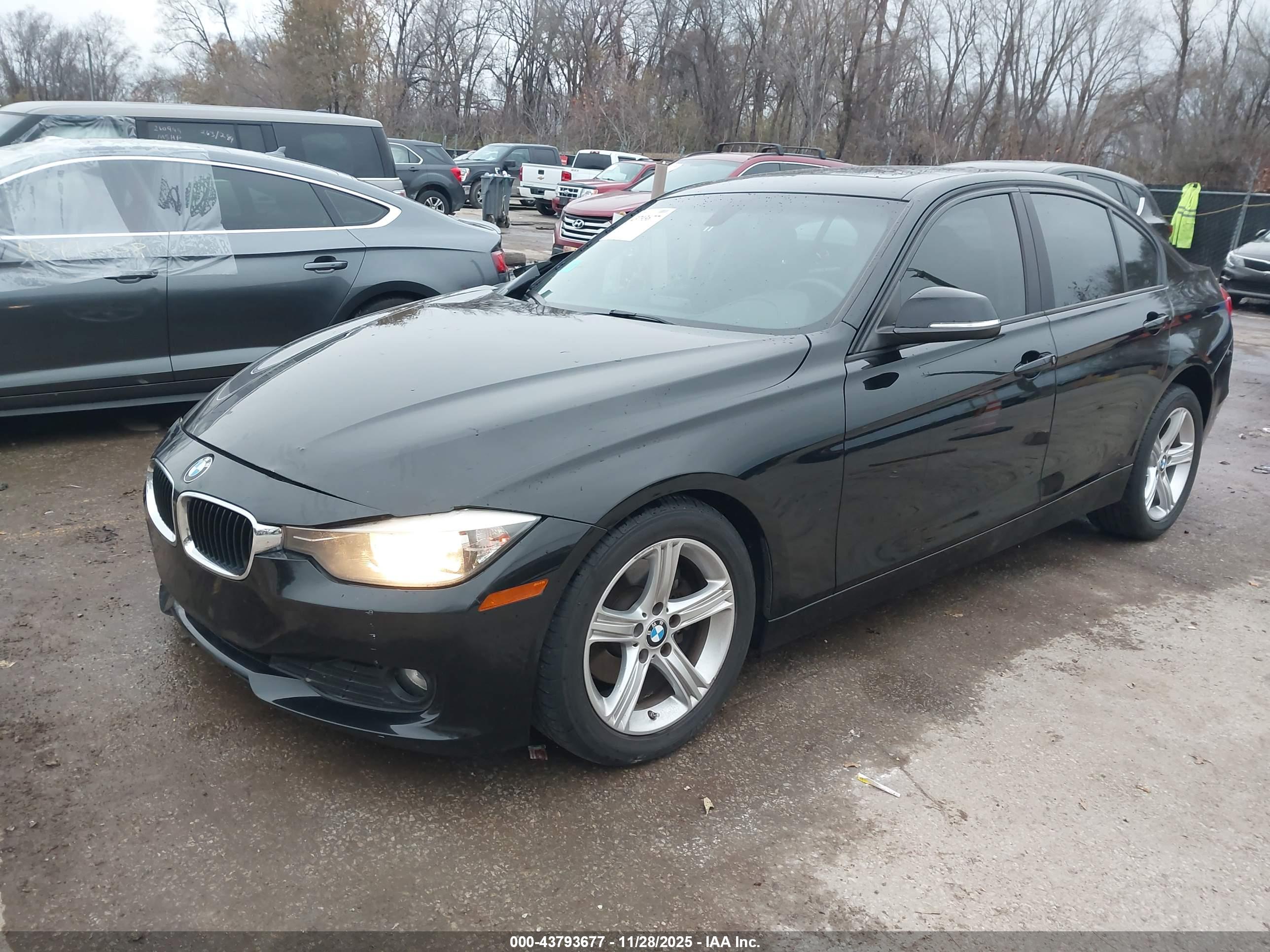 BMW 320I image 2