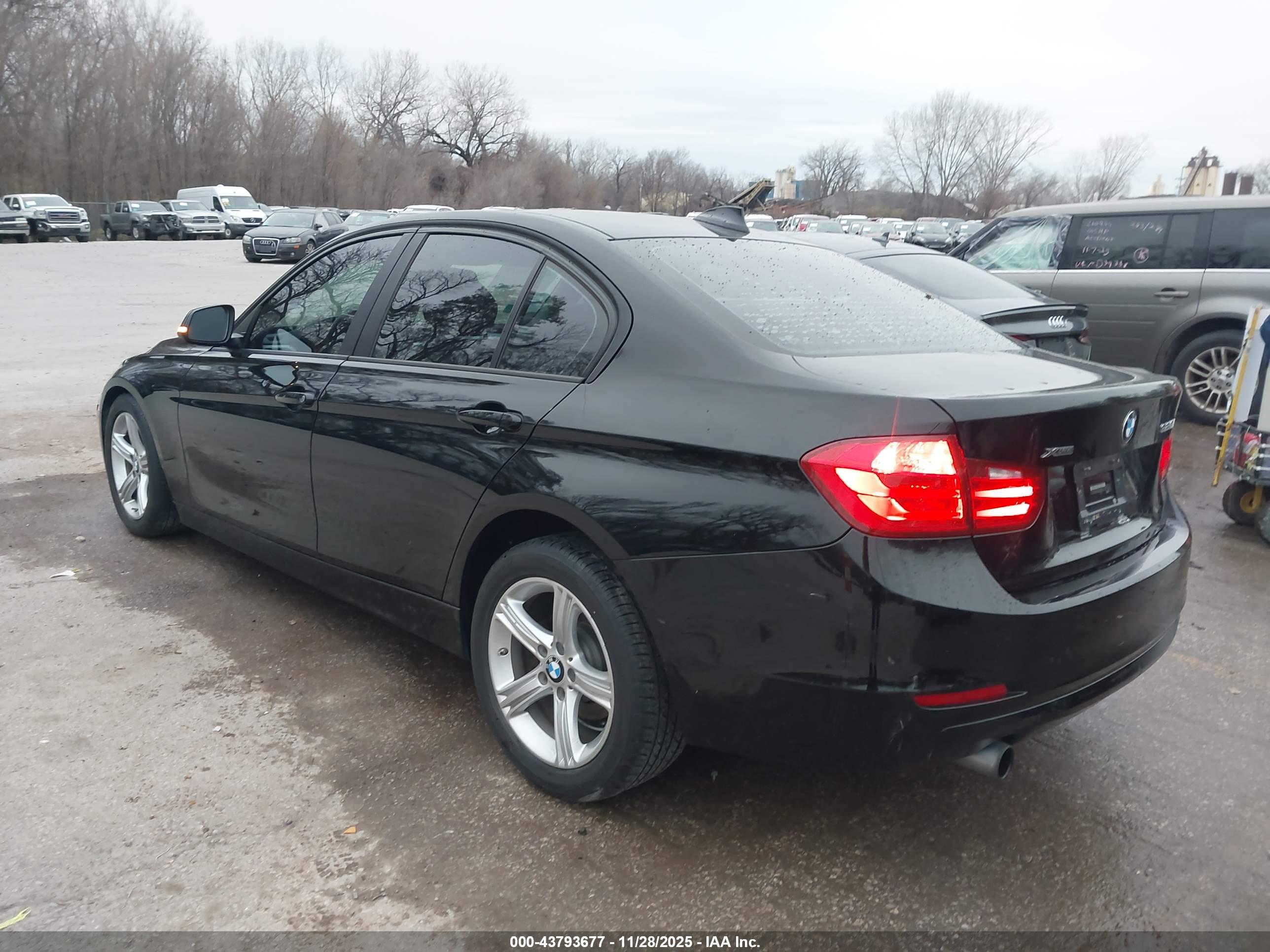 BMW 320I image 3