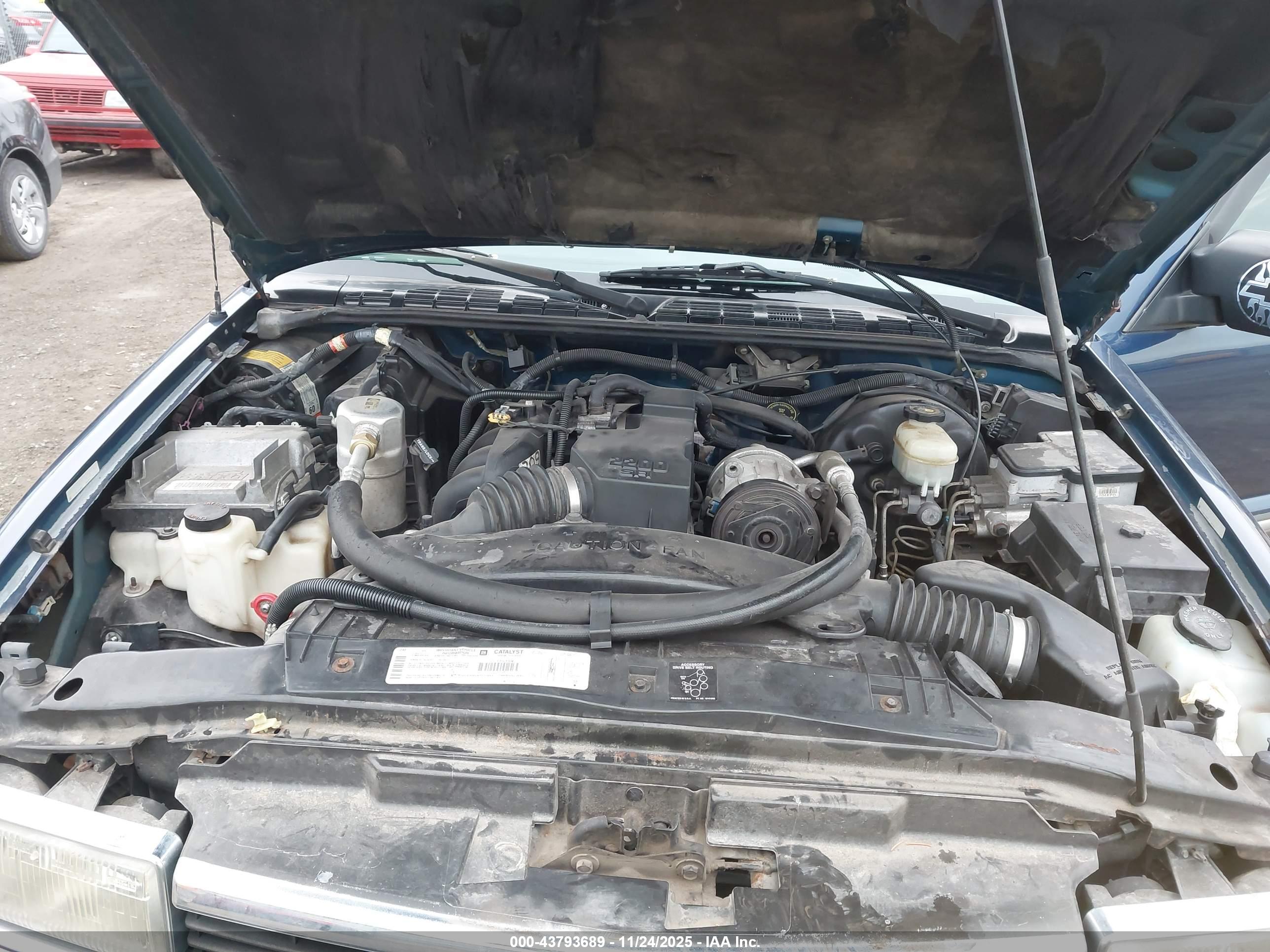 CHEVROLET S-10 image 10
