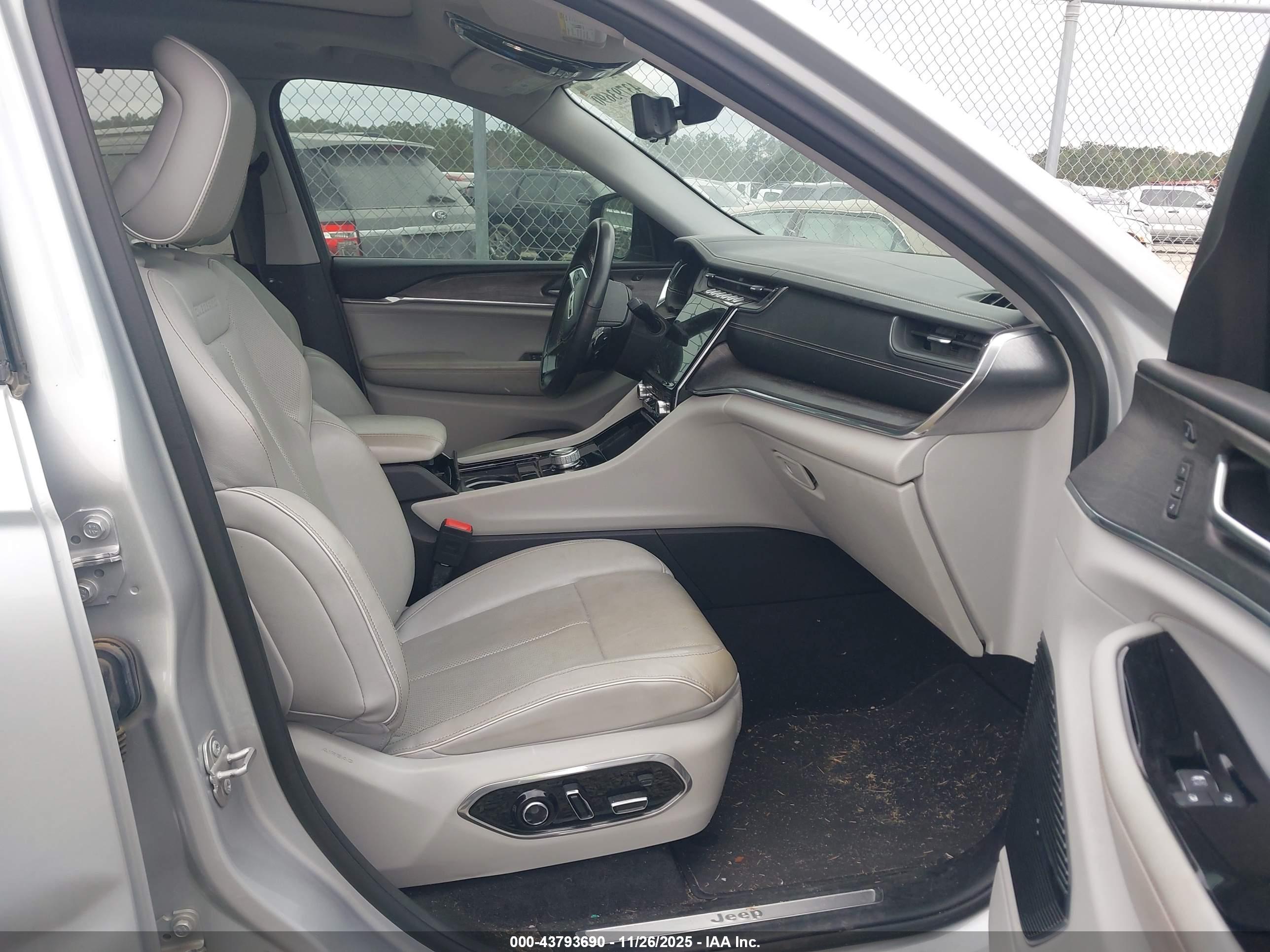 JEEP GRAND image 5