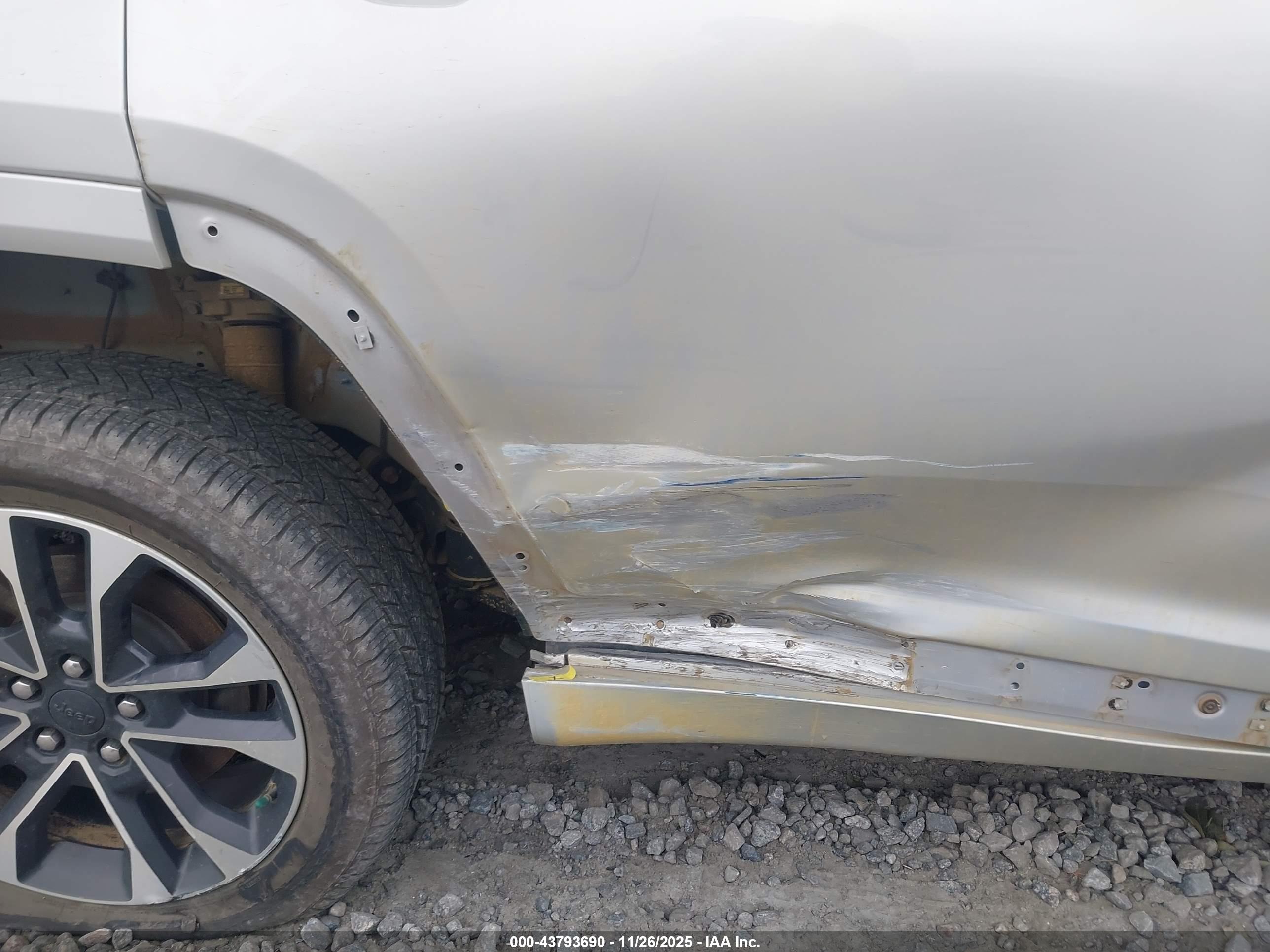 JEEP GRAND image 6