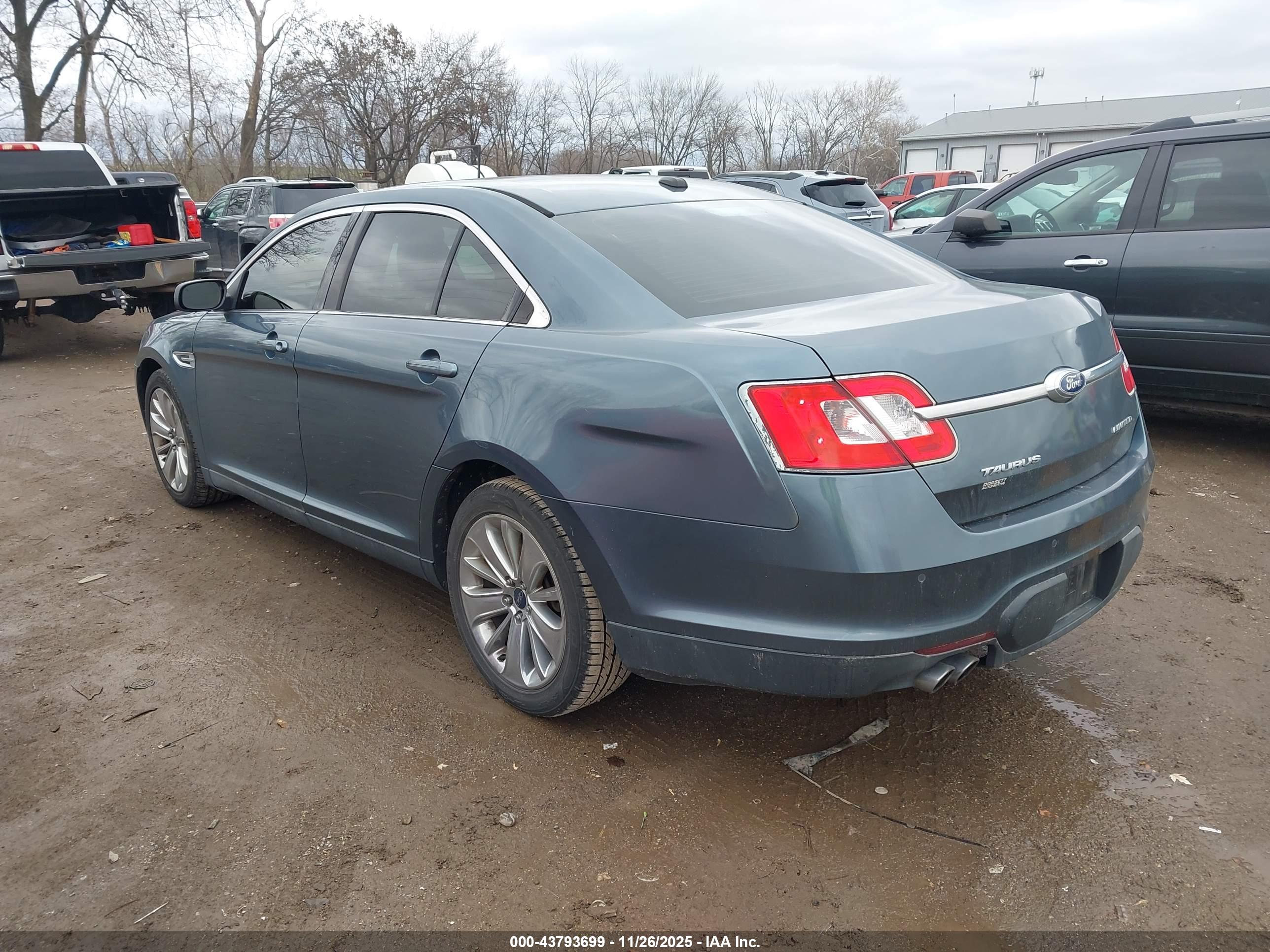 FORD TAURUS image 3